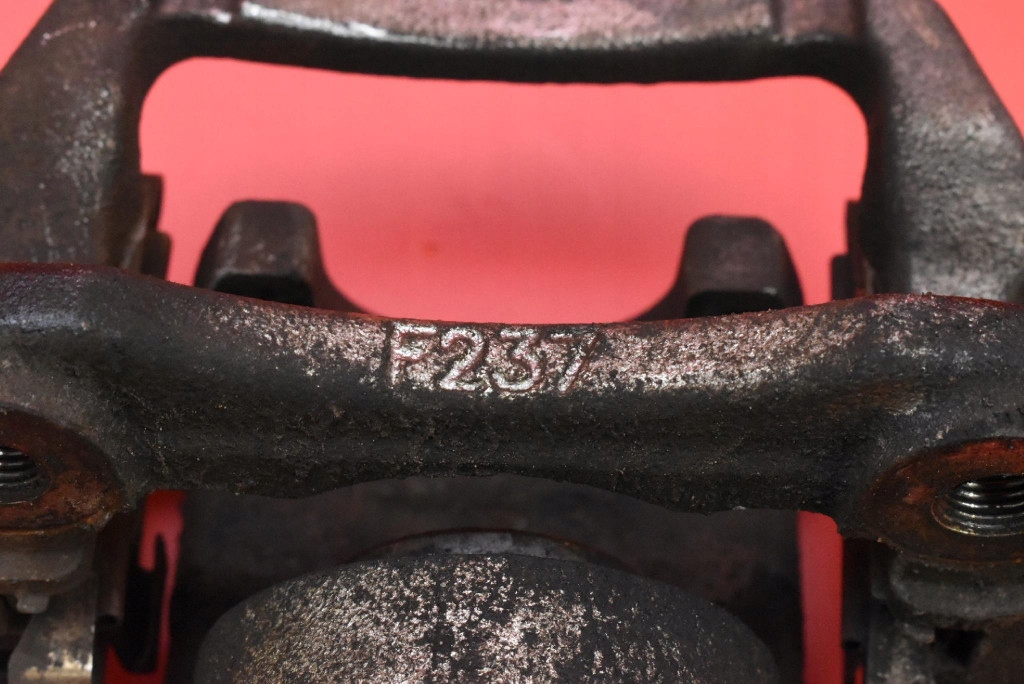 caliper brake right front LEXUS RX 2 II 400H 3.3 V6 233 KM 03-06