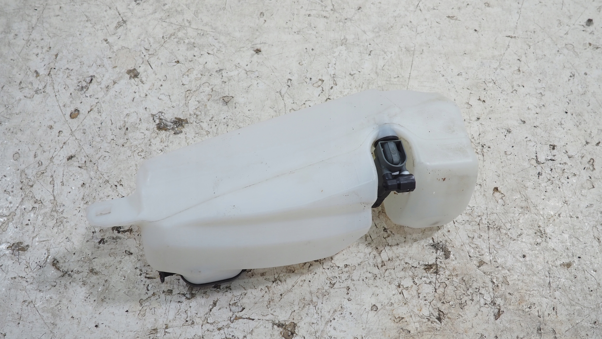 Dacia Duster nadrzka ostrekovacov 8200210002
