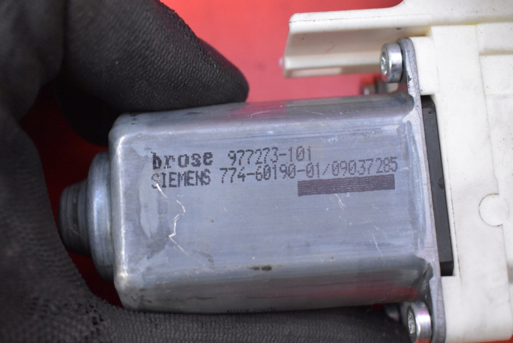 window regulator left front EU 4L0837461A AUDI Q7 4L 05-09