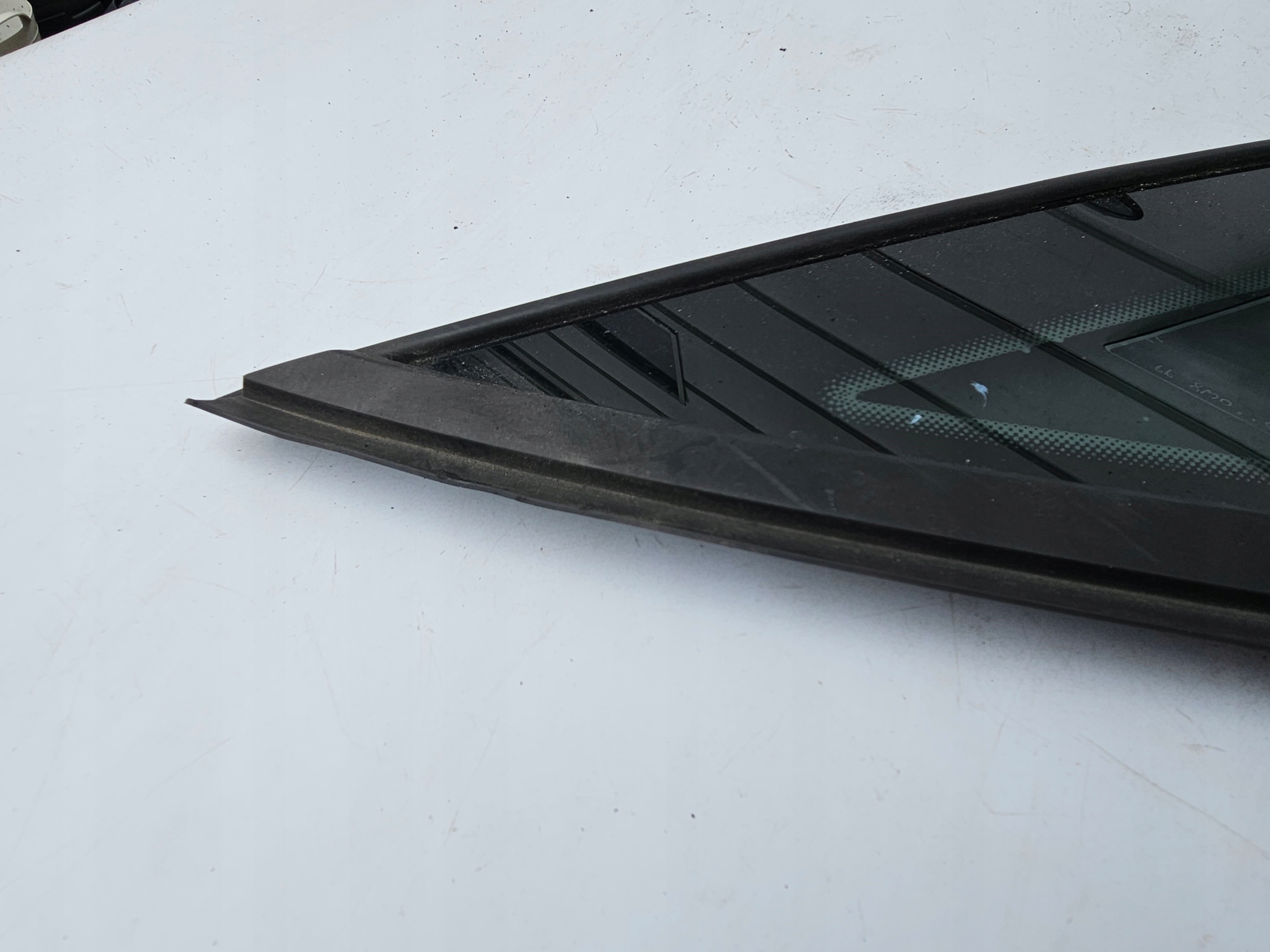 window side bodywork MALA right rear part right rear AUDI A4 B9 sedan