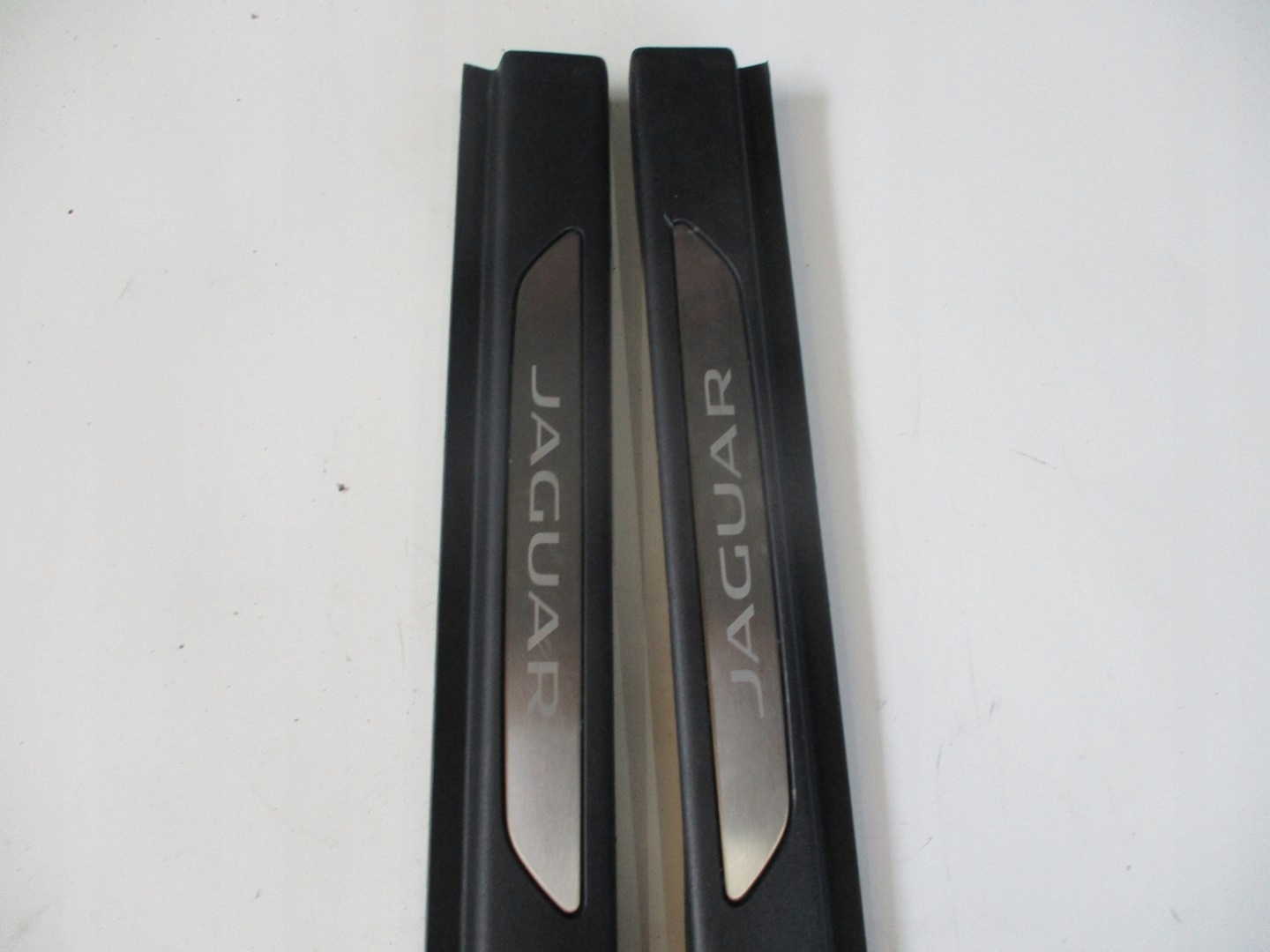 cap threshold JAGUAR E PACE J9C3-02349-A 18r