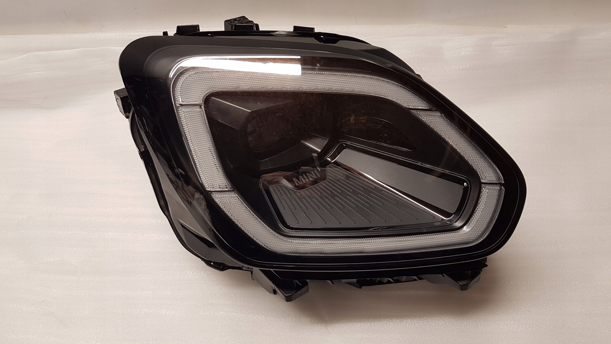 far prednja desna MINI COUNTRYMAN U25 FULL LED 5B500A2
