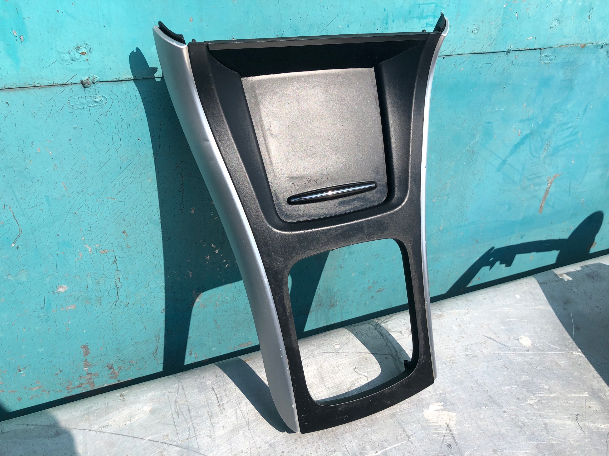 MERCEDES W245 RAMKA WYBIERAKA CHROMOWANA SCHOWEK