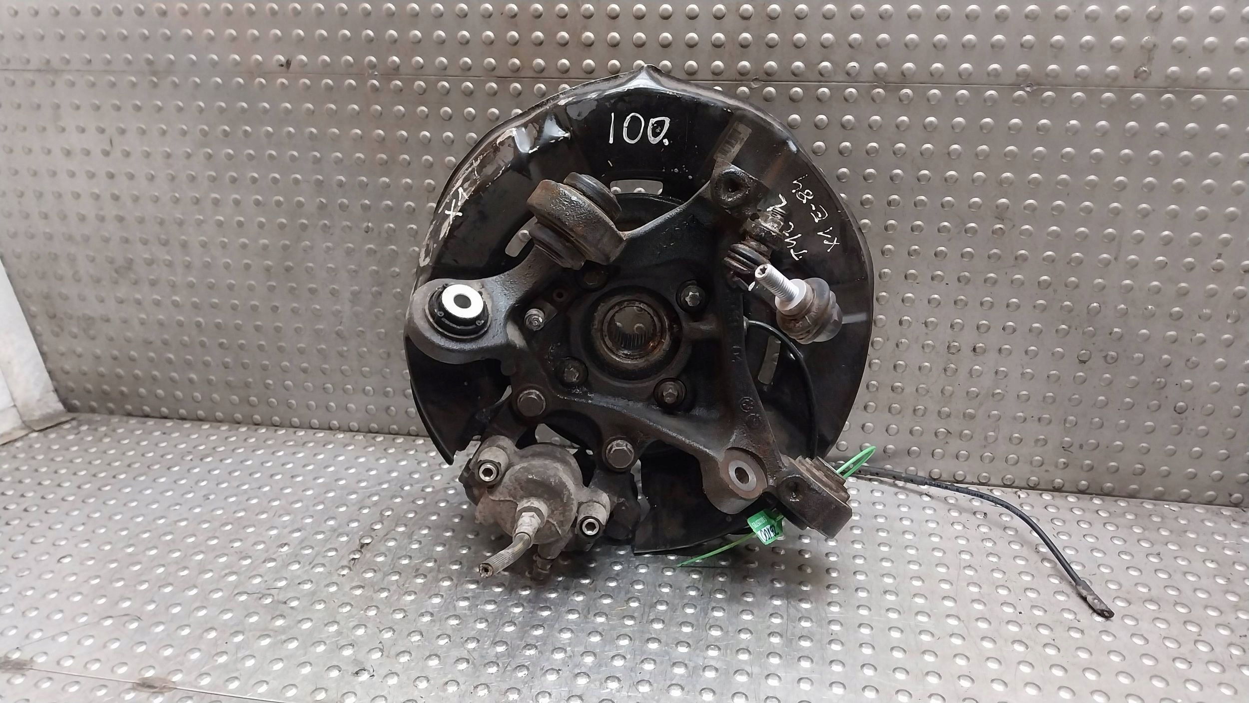 otoč čepu levý záď 6788049 BMW X1 E84