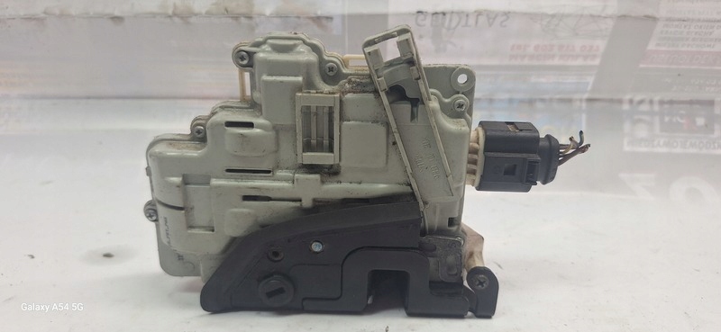 lock door VW PASSAT B6 left rear part 3C4839015A