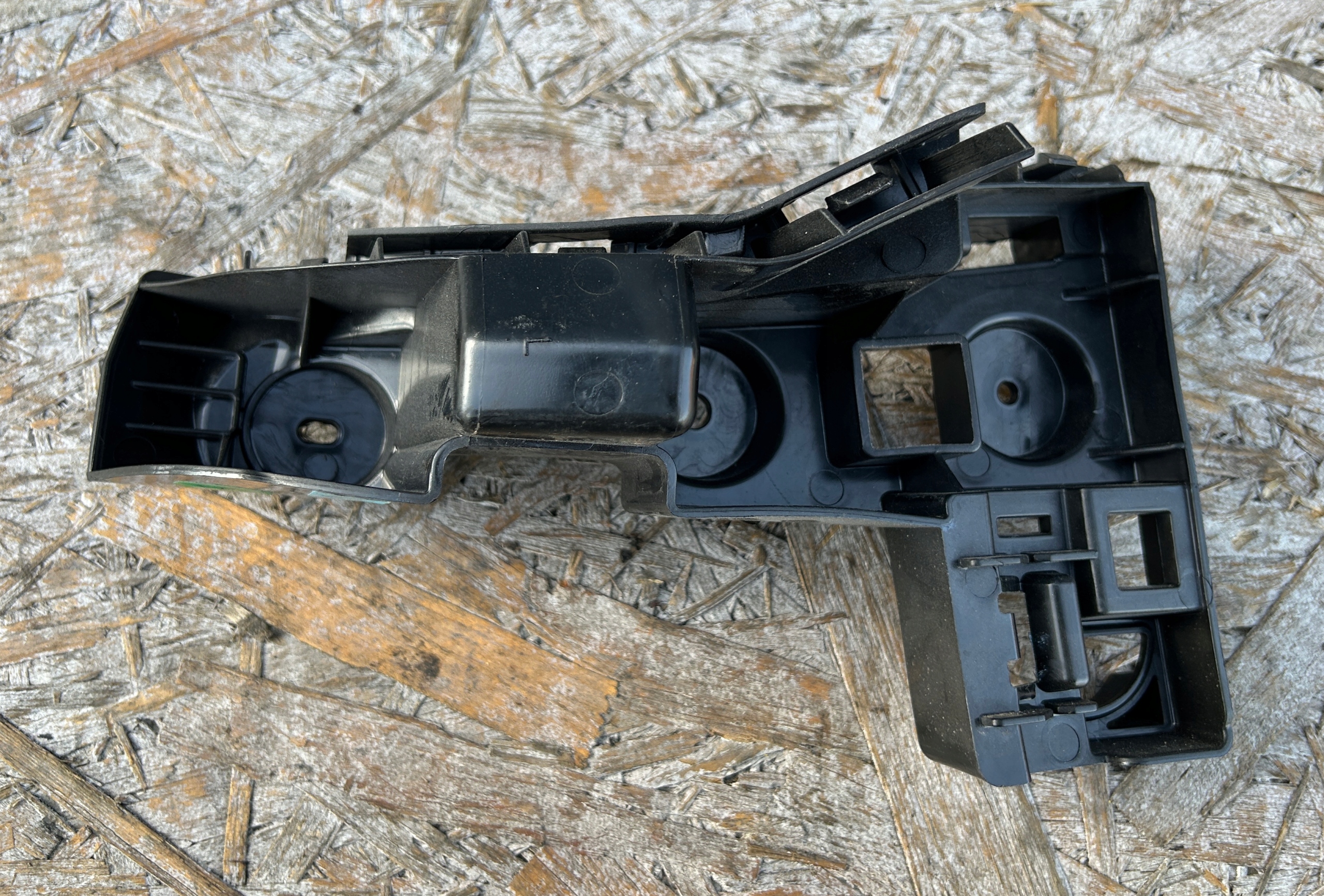 bumper bracket left rear part MG HS 10821219