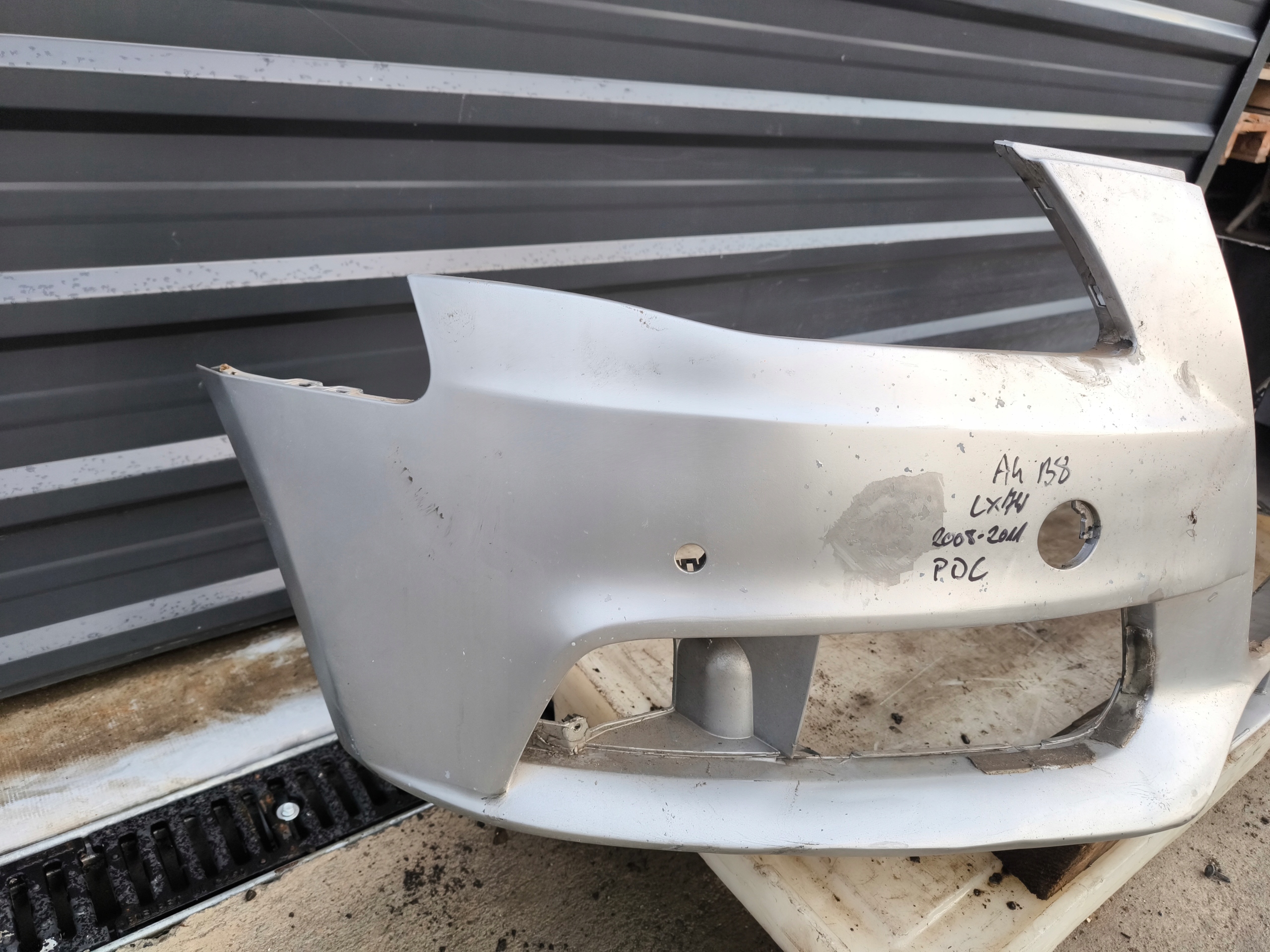 bumper front AUDI A4 B8 LX7W PDC 2008-2011 original !!!!