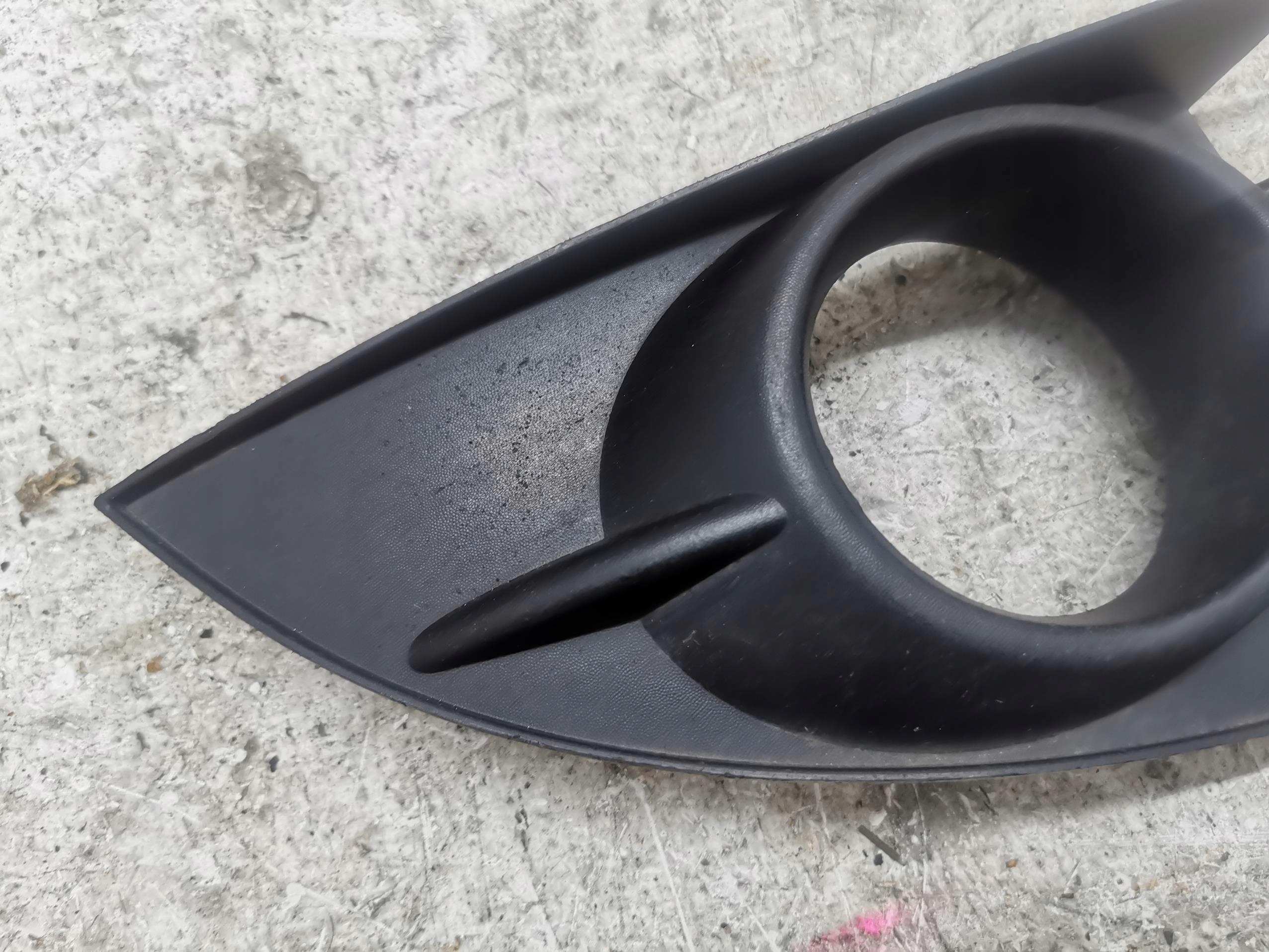 grid of a bumper right front RENAULT SCENIC II