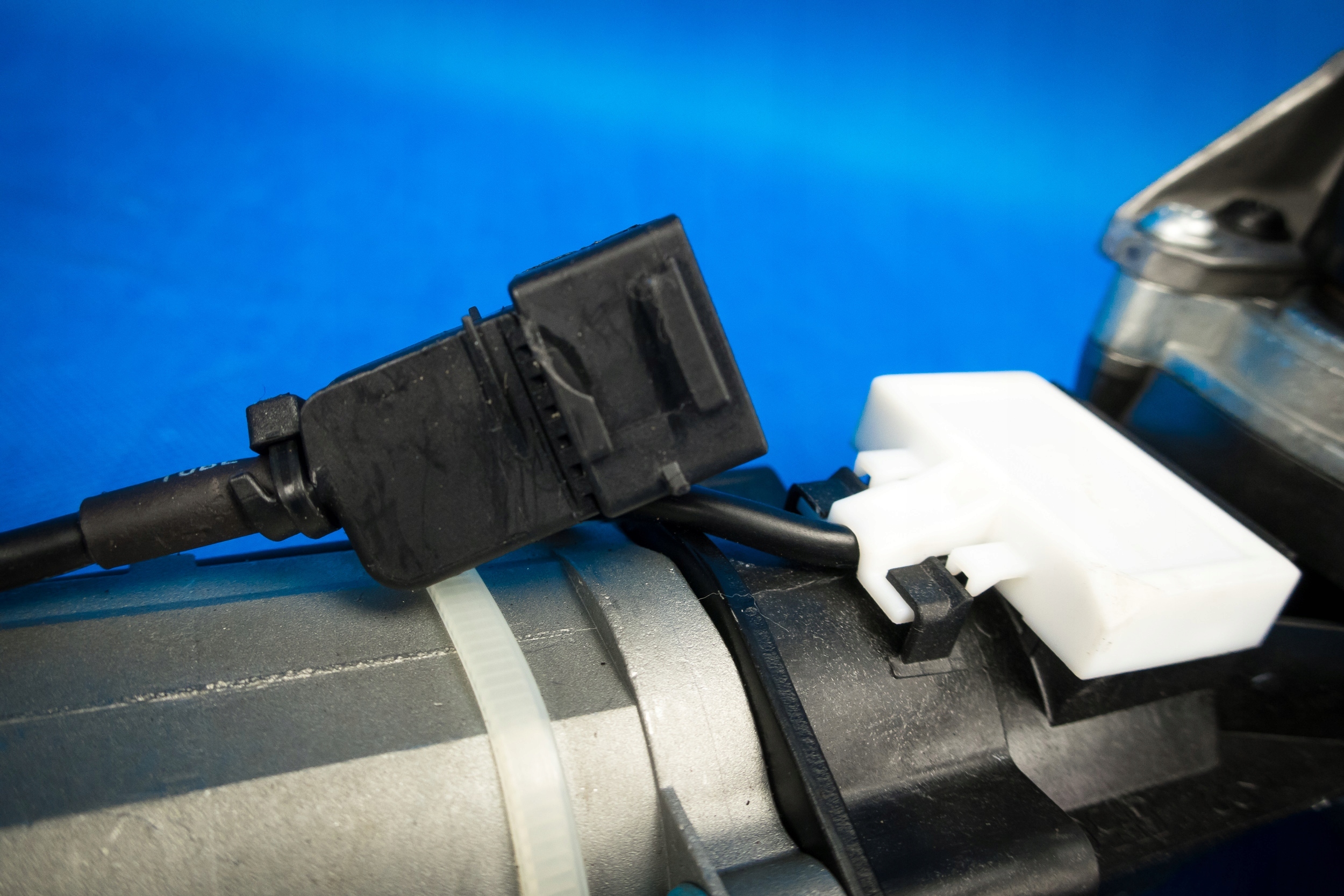 Motor hinten heckklappe Audi A8 S8 4H 4H0827851A