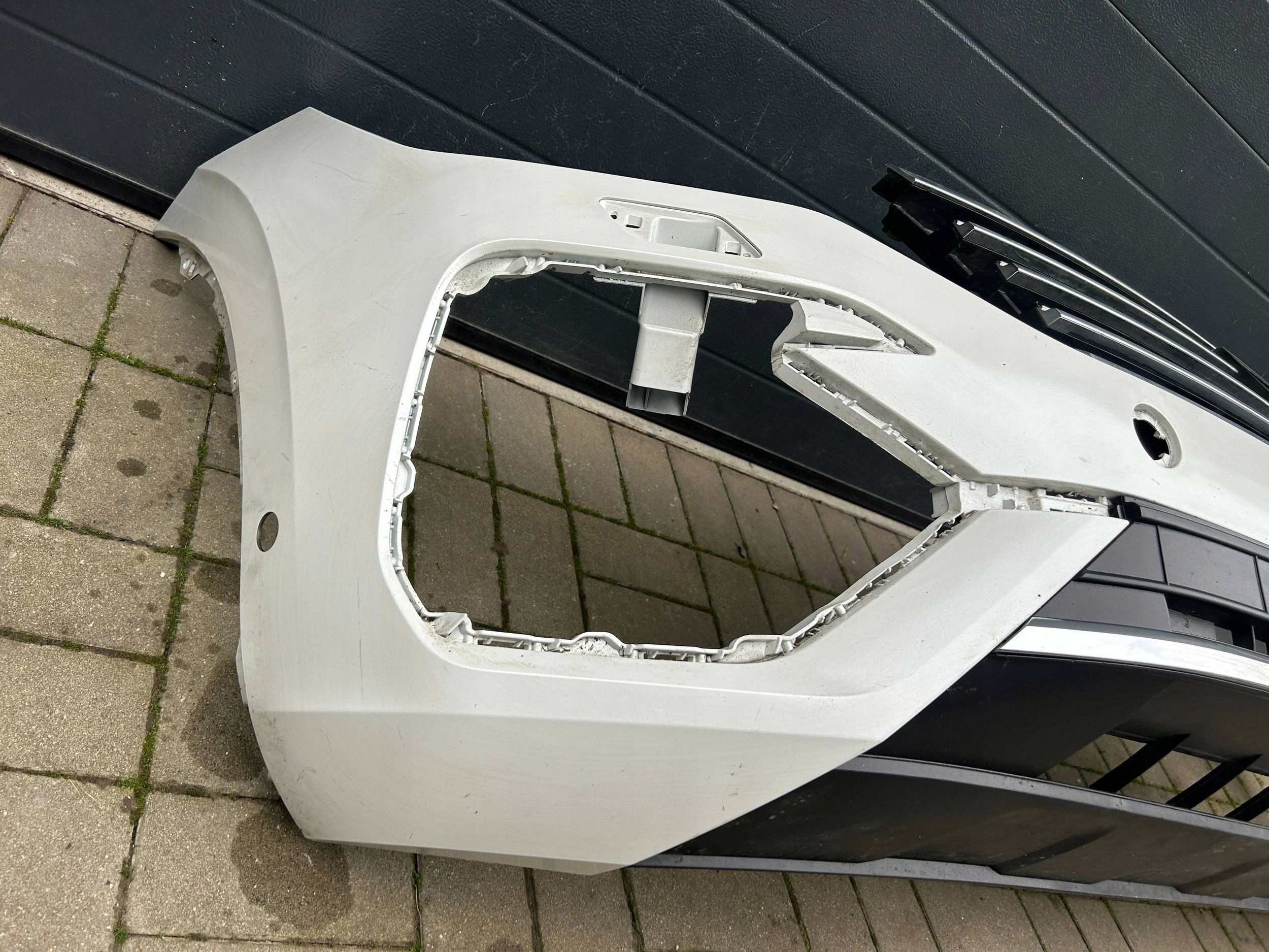 Volkswagen Touareg III 18- bumper front front