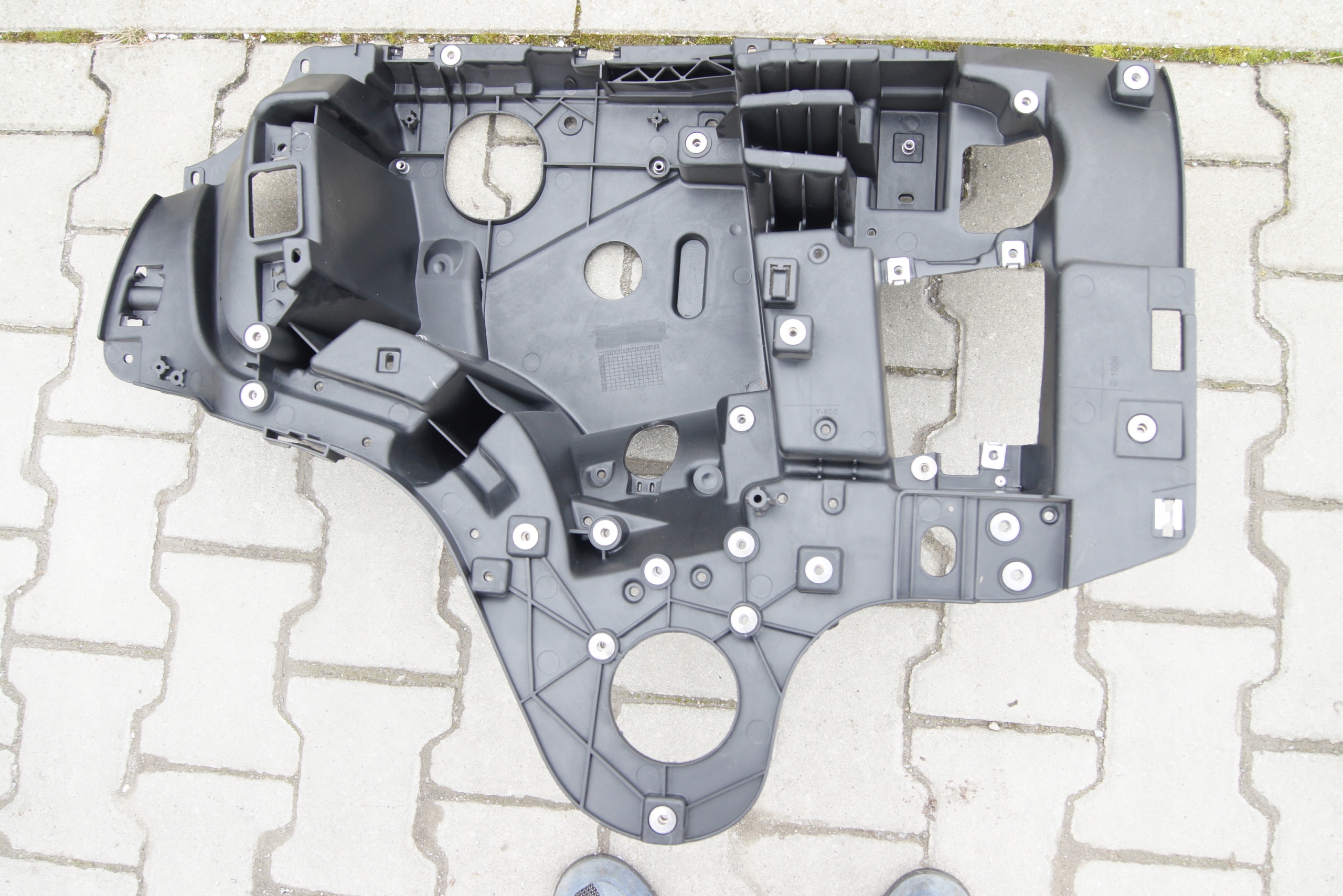 OKULAR WNĘKA REFLEKTORA OBUDOWA Actros MP4 lewa