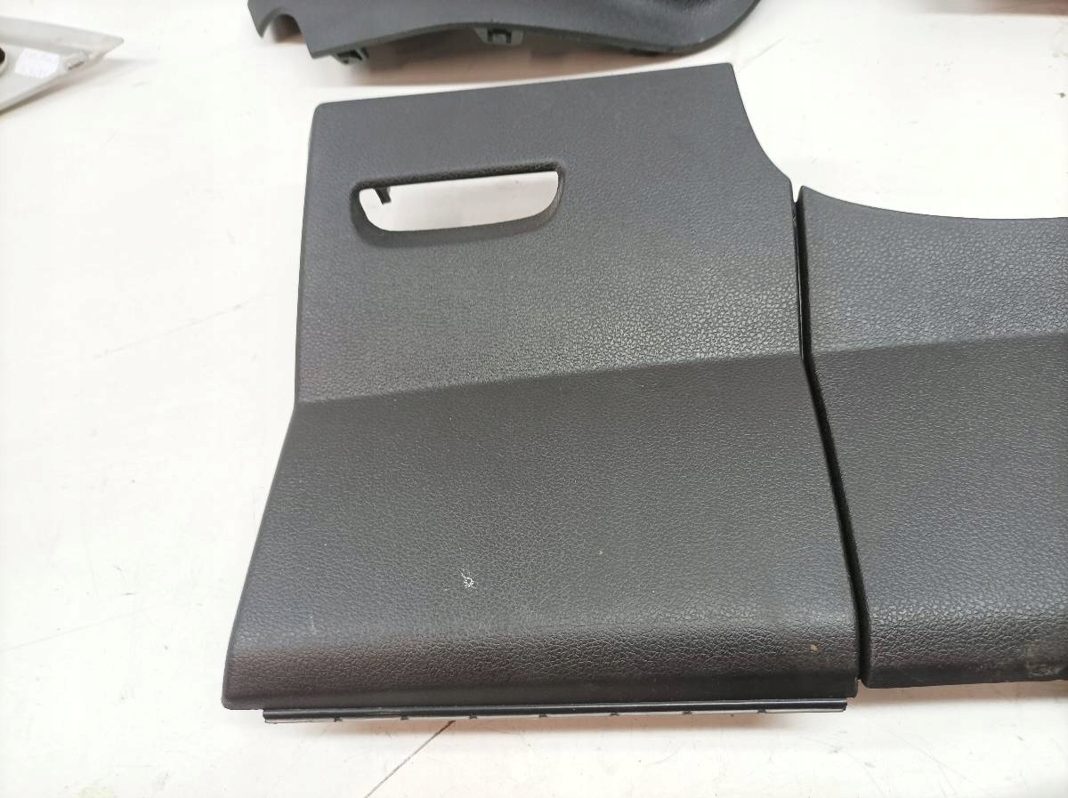 cover below DESKE side visor KPL Peugeot Partner II (2008- )
