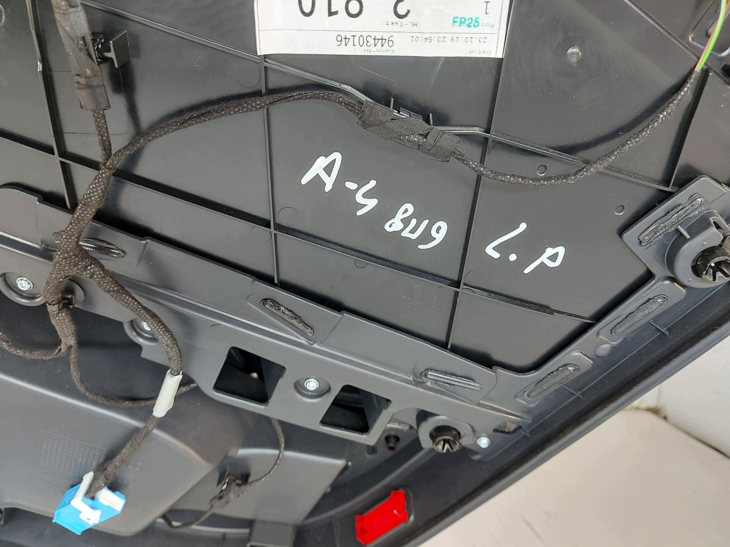 Audi A4 B9 8W LIFT Kombi 8W9 upholstery side door left front
