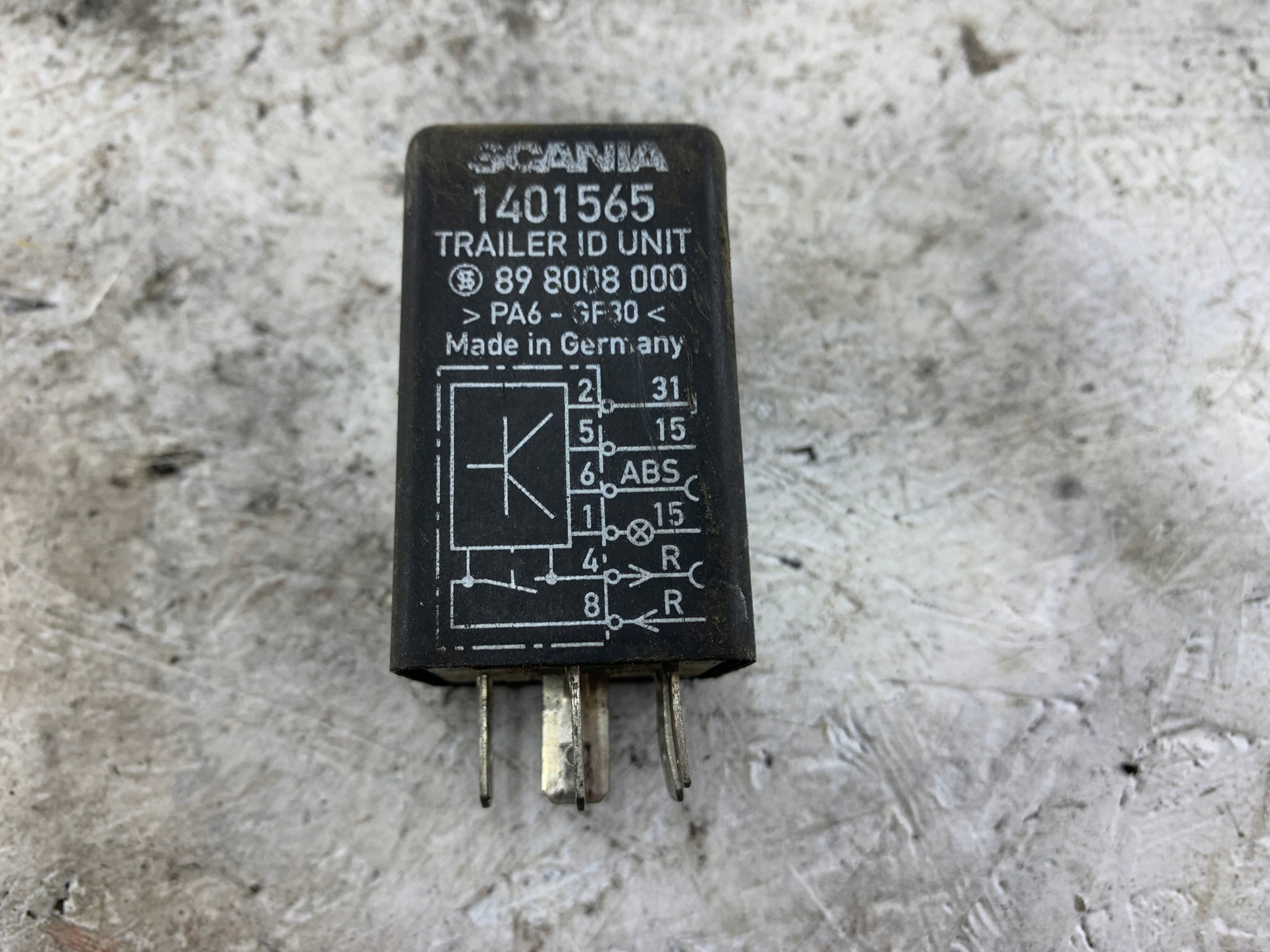 SCANIA 4 R relay 1401565
