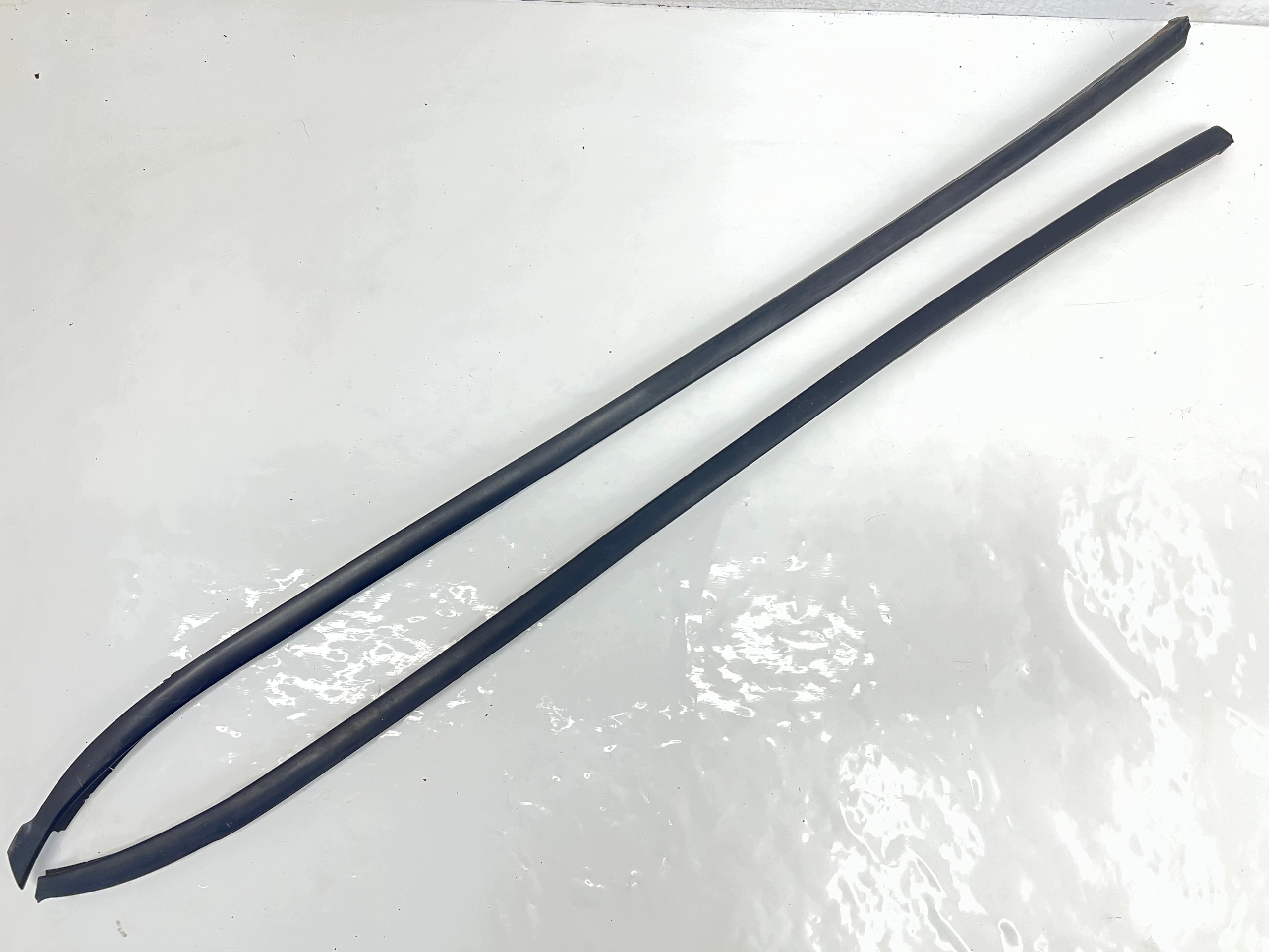 moulding windows front windscreen 7L6854328 7L6854327 VW TOUAREG 7L original