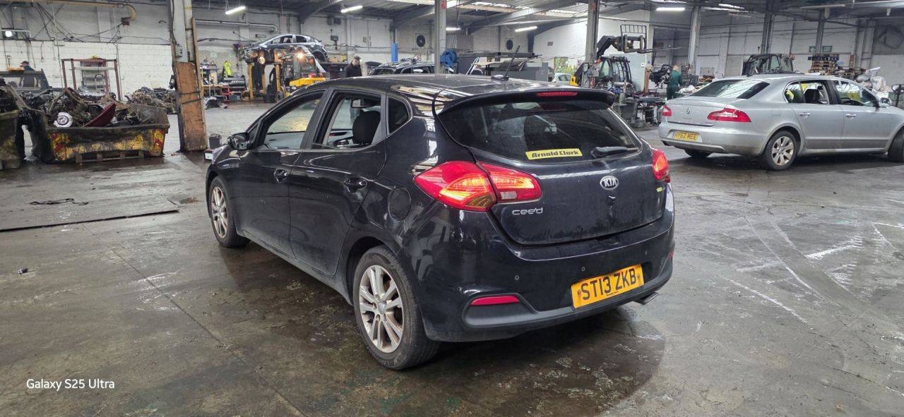 light rear left side Kia Ceed 2 JD 2013 92401-A2020