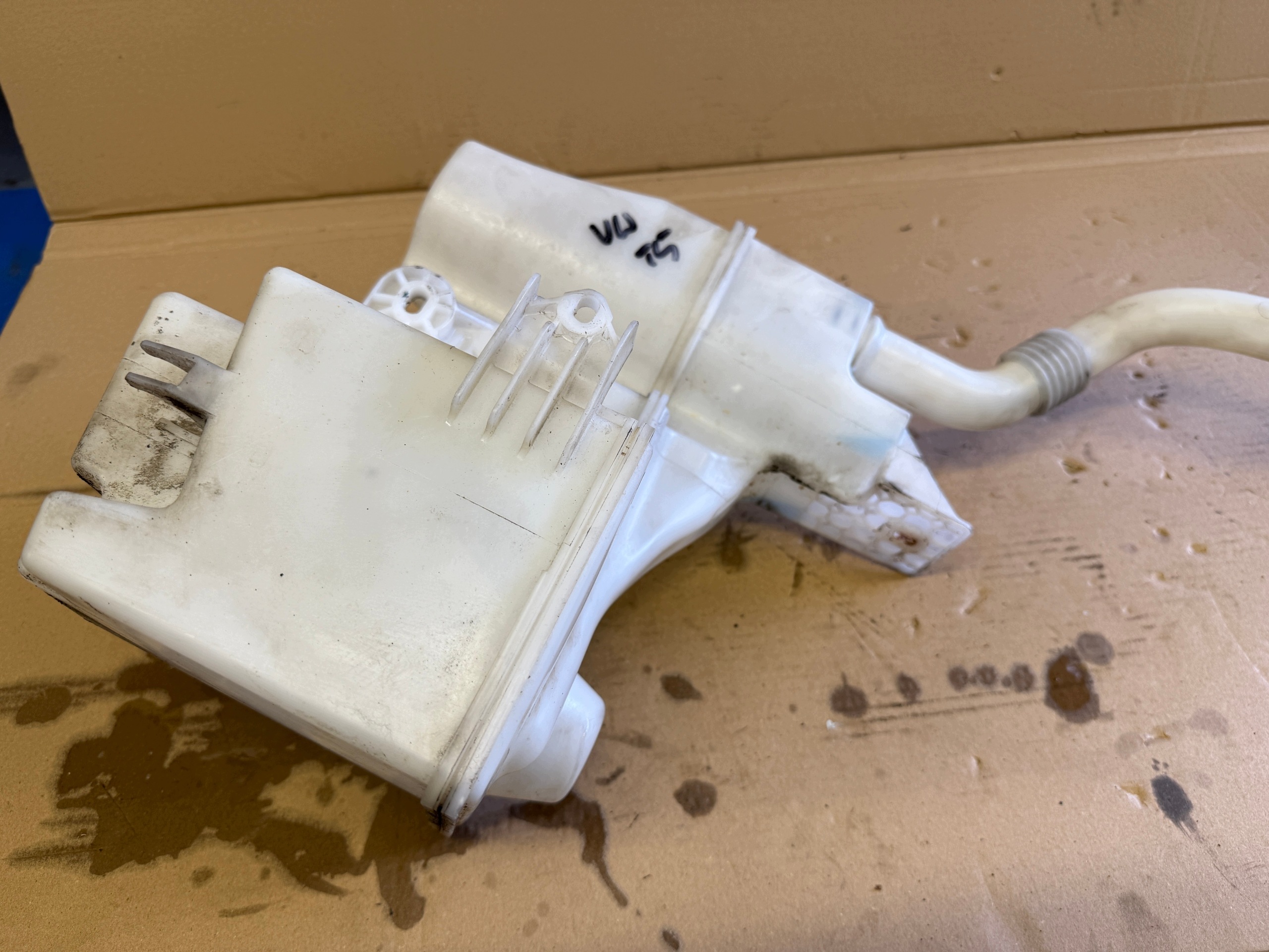 VW TRANSPORTER T5 tank washer fluid tank 7H0955453L
