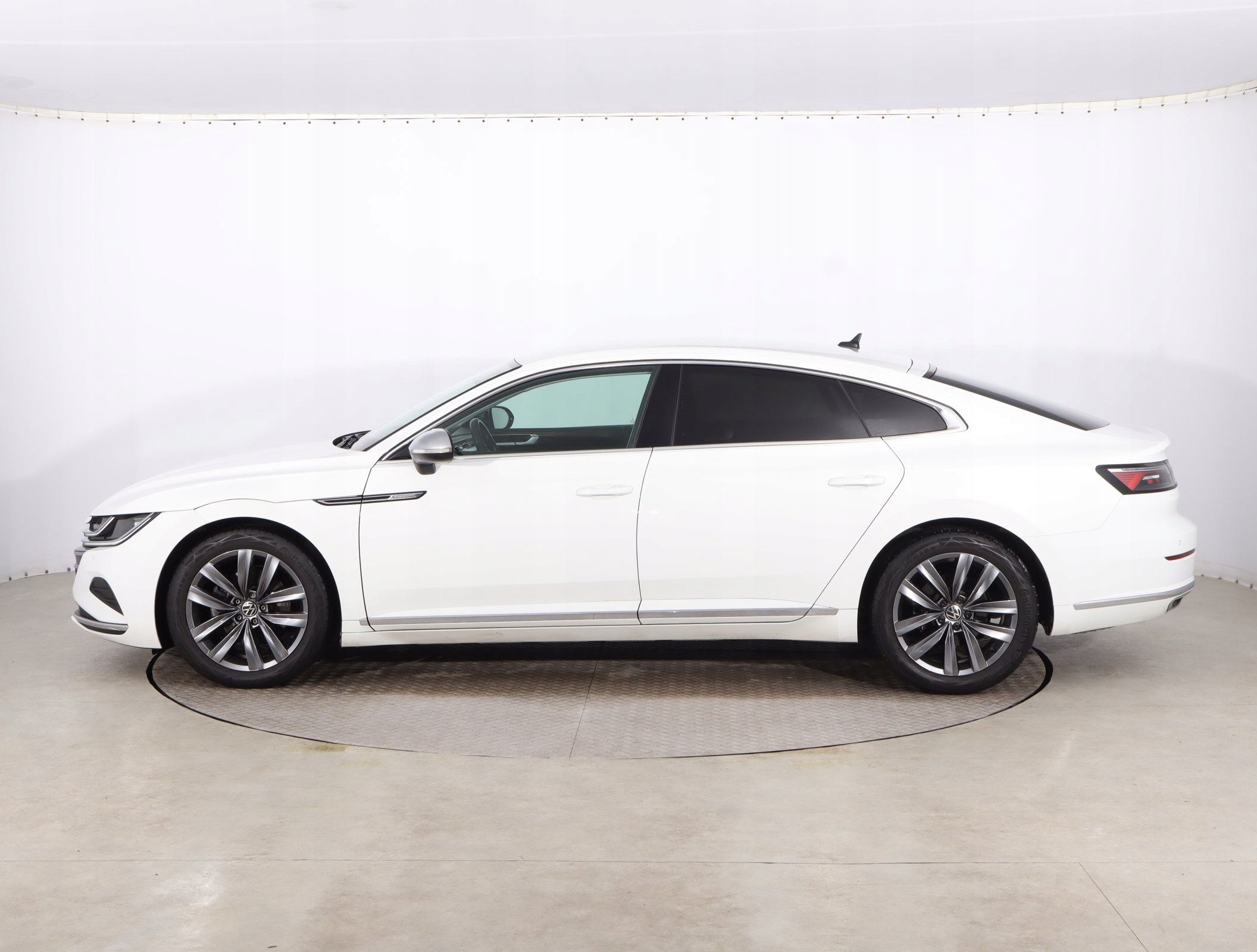 VW Arteon 2.0 TSI, салон Польша, сервис ASO