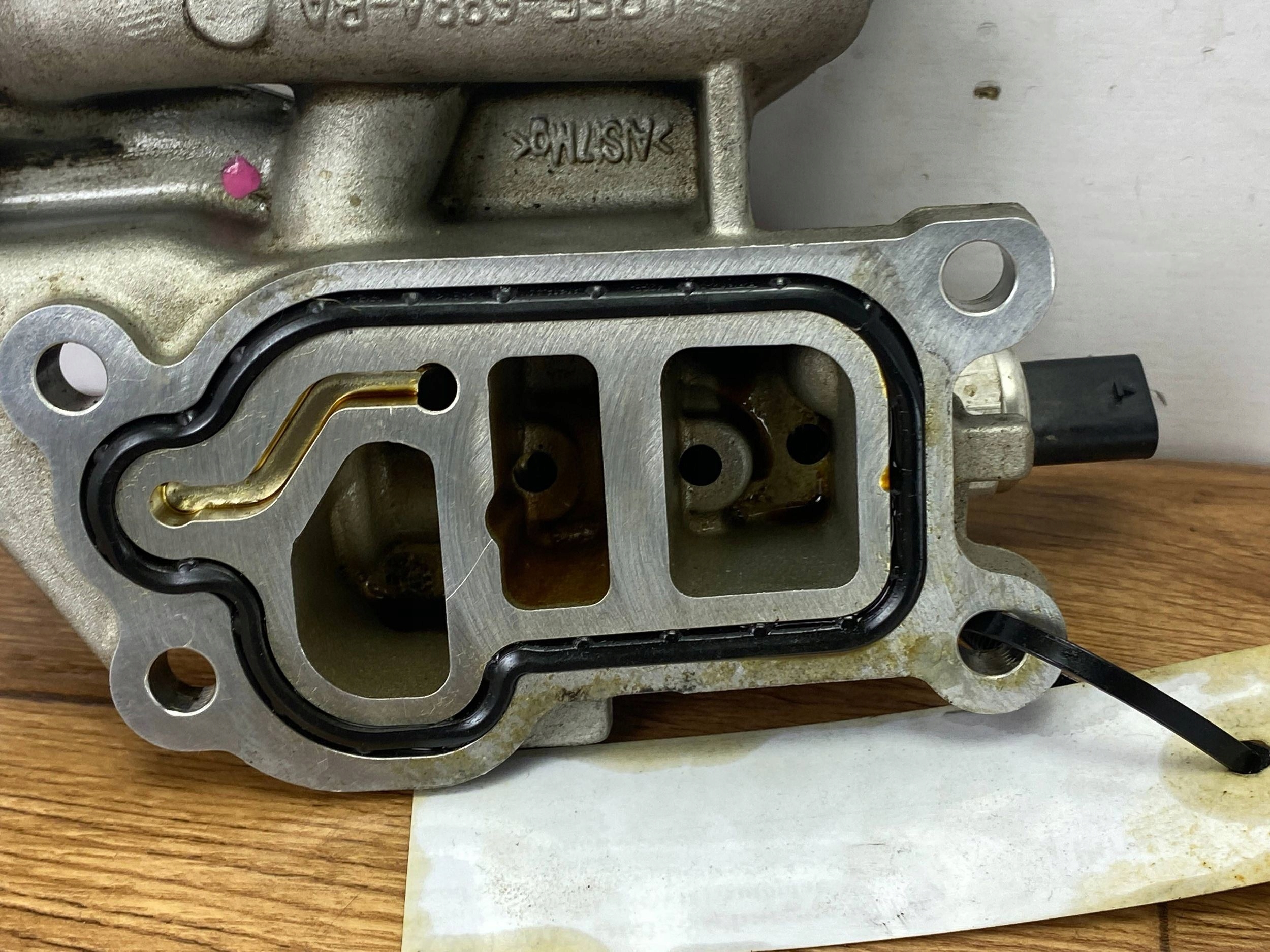 oil filter holder Ford Explorer VI 2020+