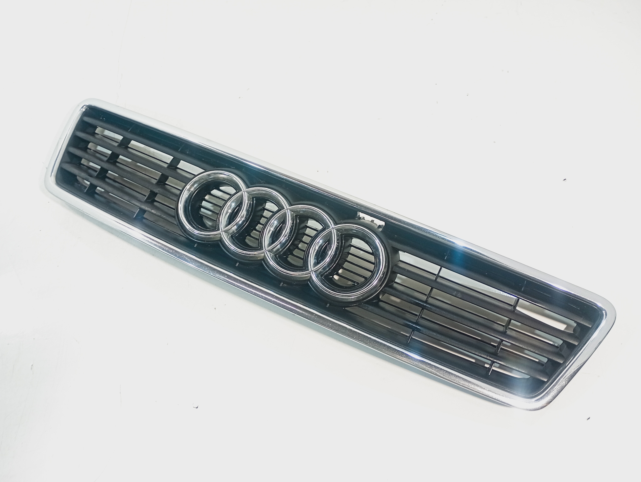 grill grille radiator OE 4B0853651A Audi A6 C5 97-04
