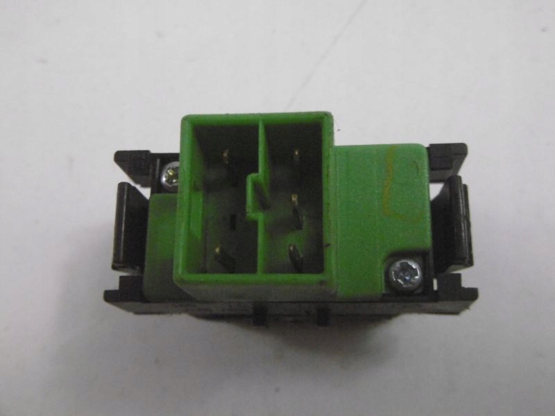 switch OGRZEWANIA windows MERCEDES A170 210 821 26 51