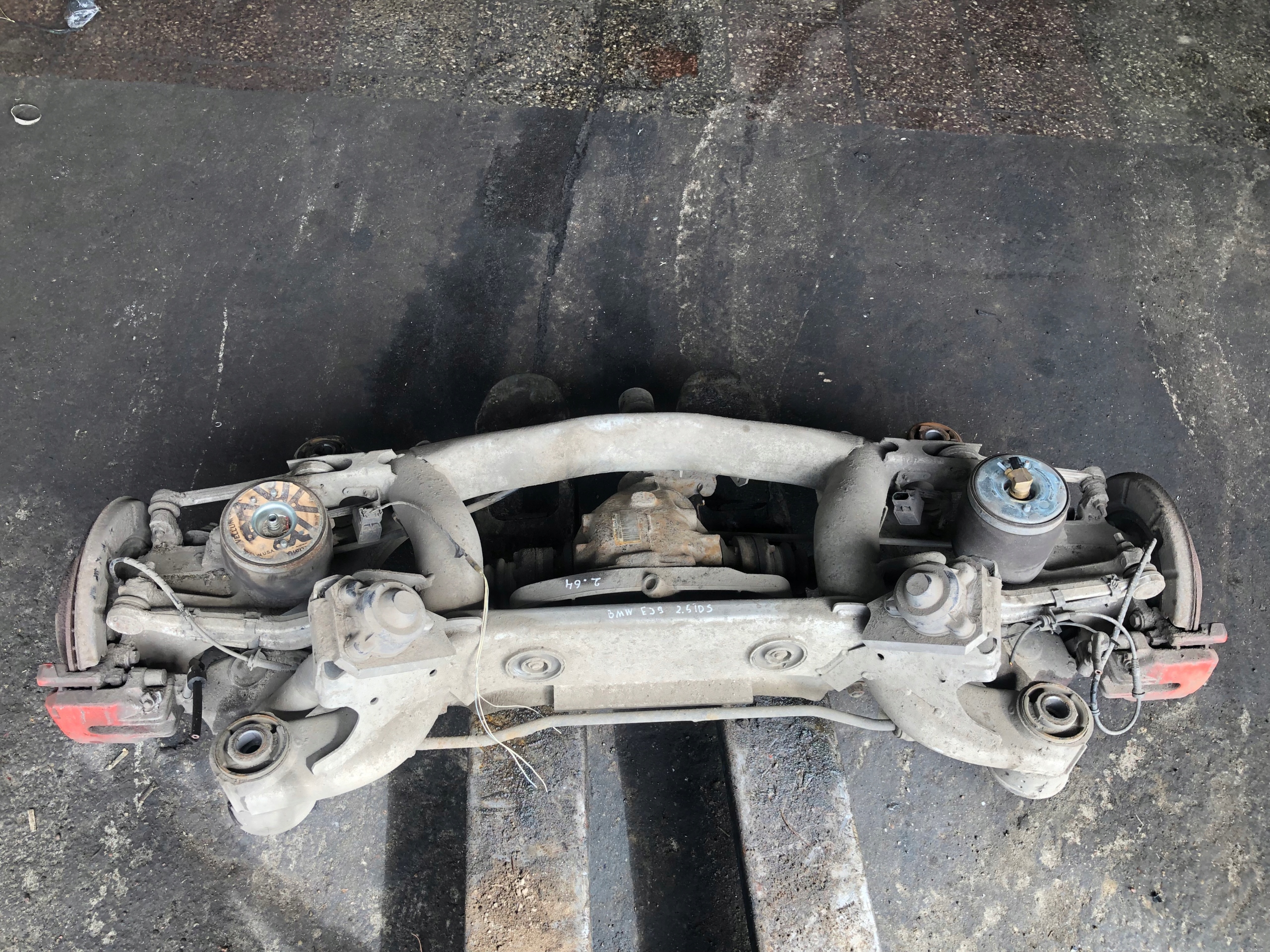 ZAWIESZENIE TYLNE TYŁ BMW E39 2.5 TDS