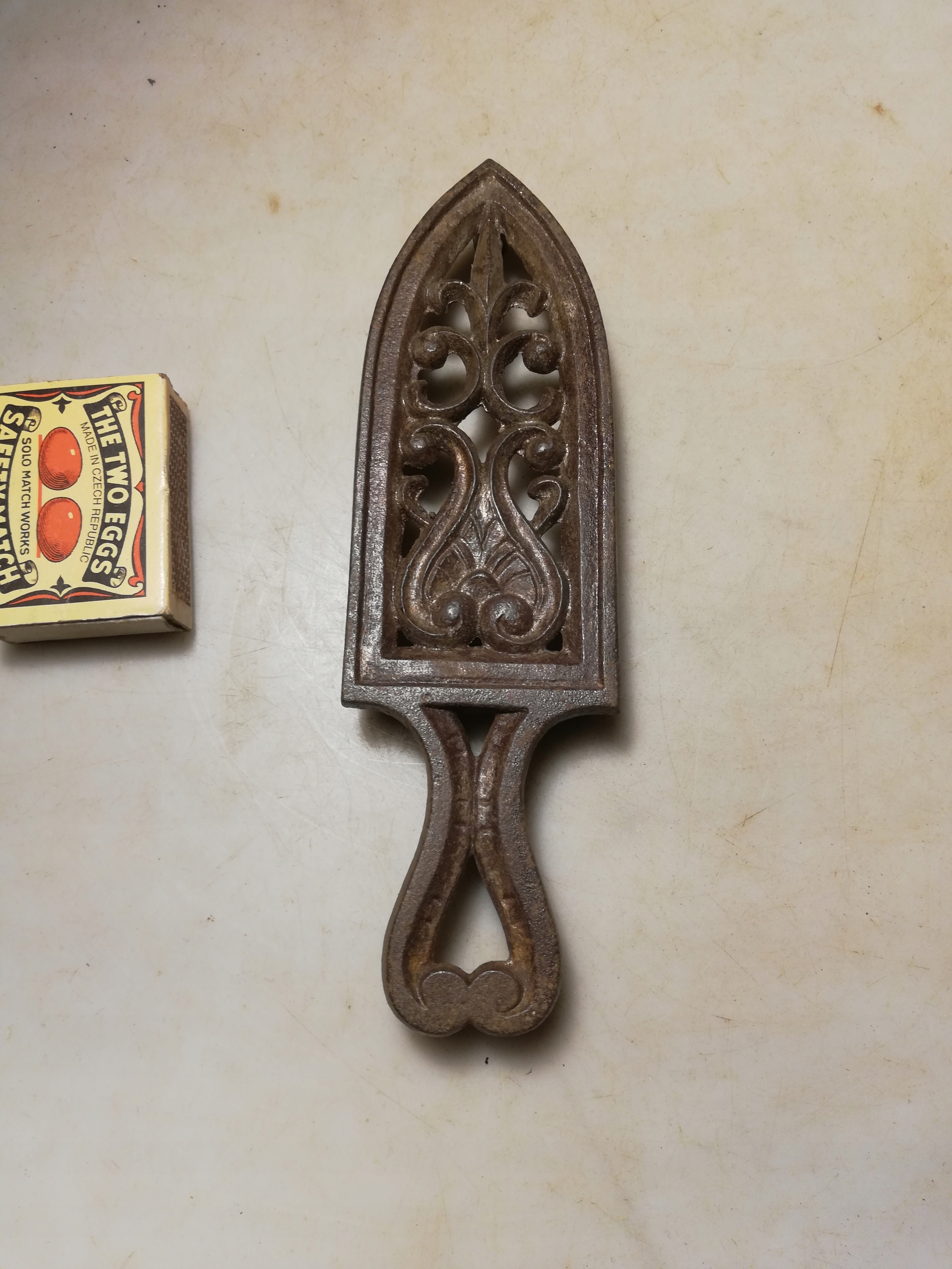 STARA MAŁA PODSTAWKA POD ŻELAZKO