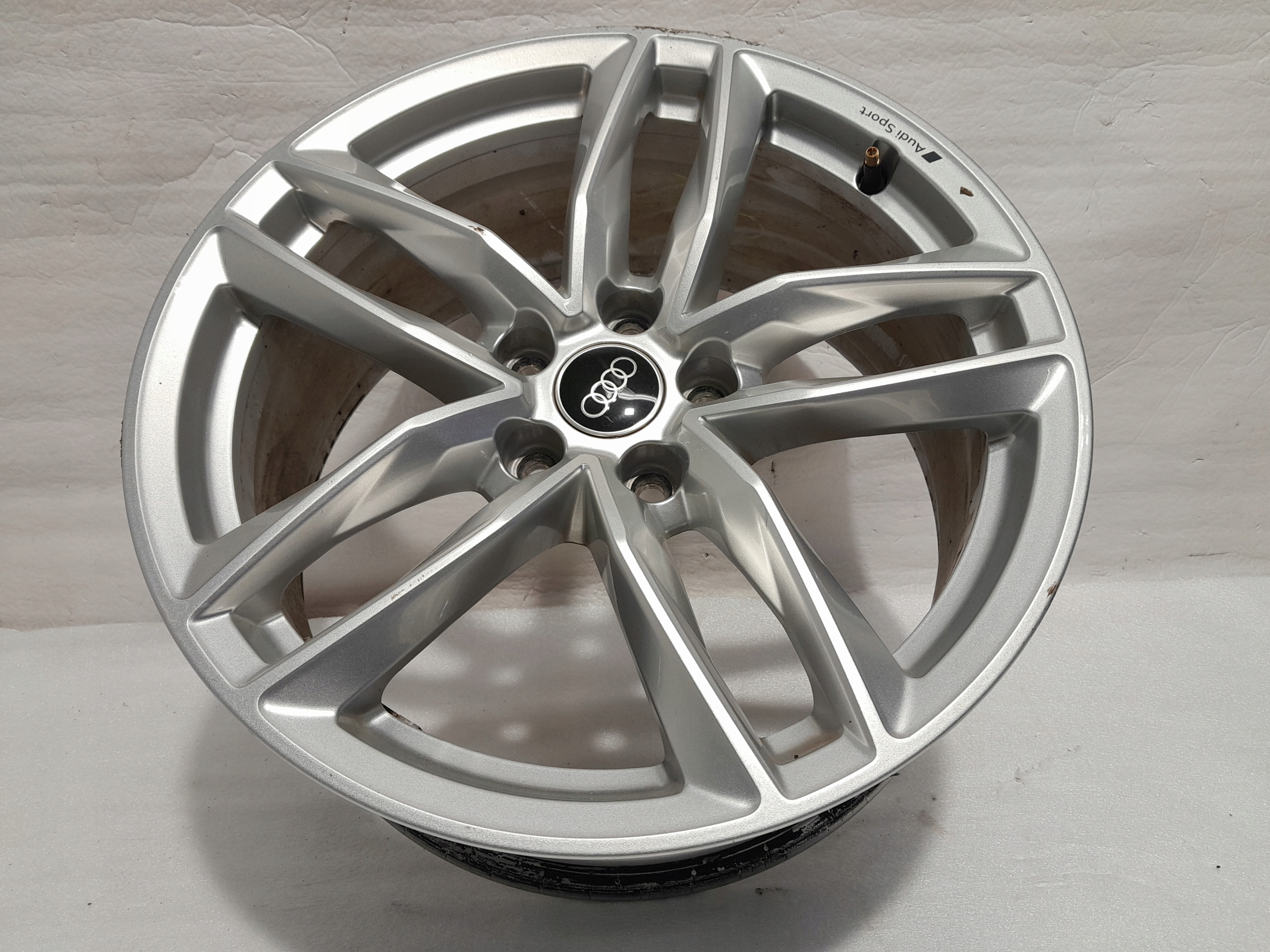 AUDI A4 B9 A5 8W A6 disk ALU 18'' CALI ORG. 8W0601025EB