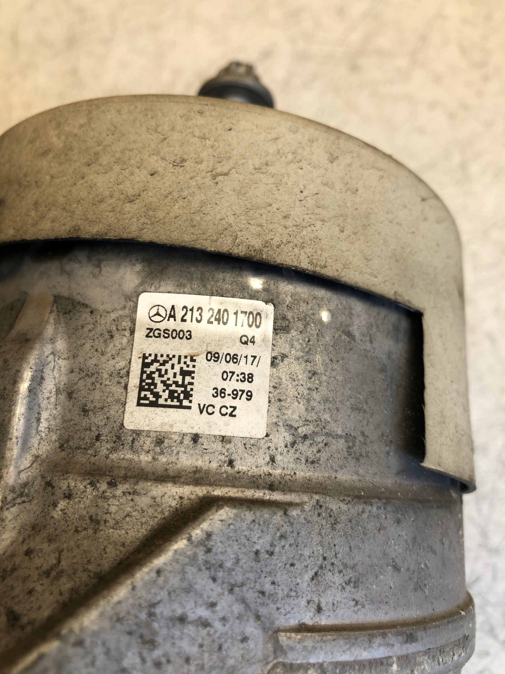 MERCEDES W213 holder engine mount A2132401700