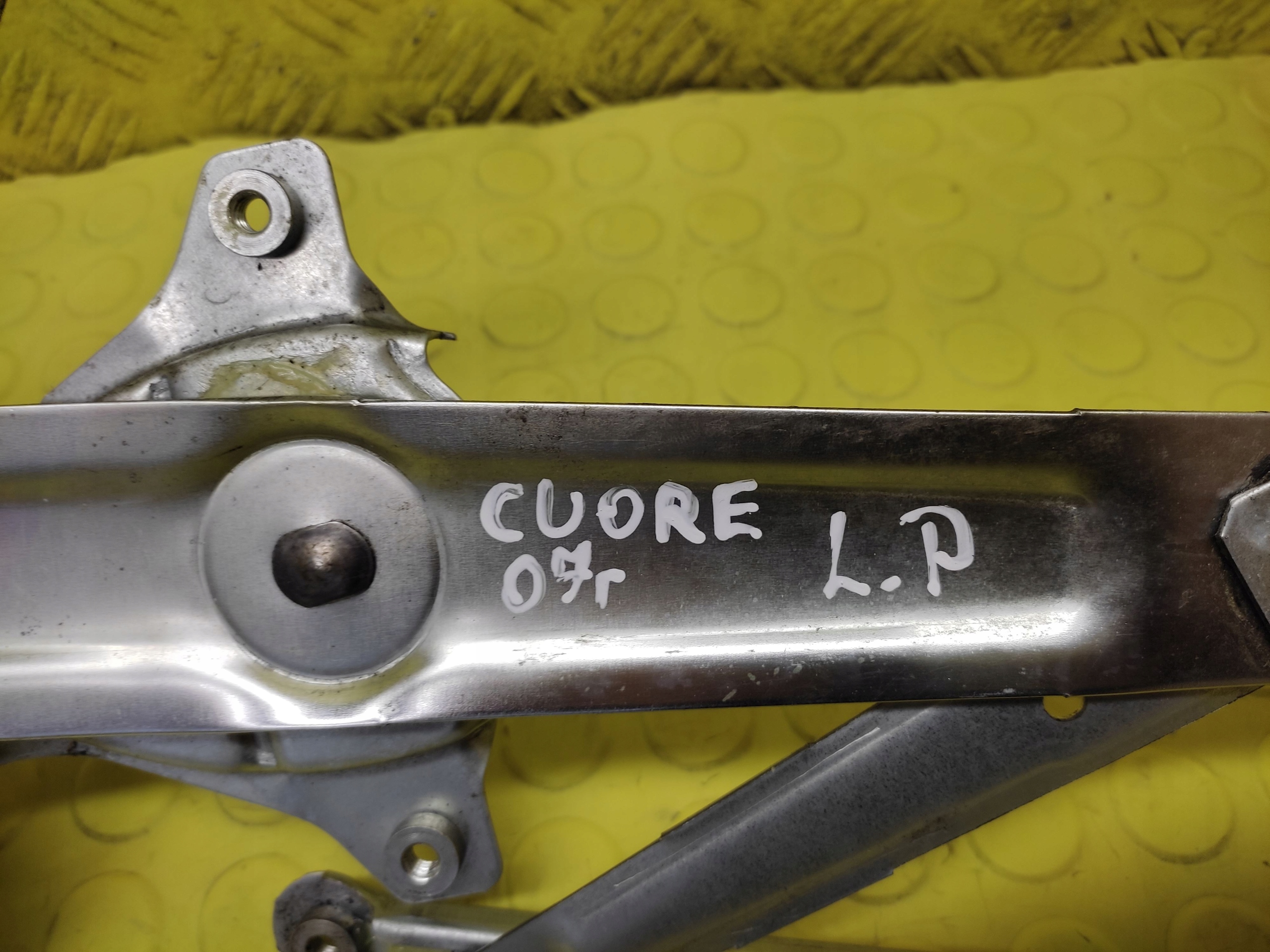 DAIHATSU CUORE VII window regulator left front