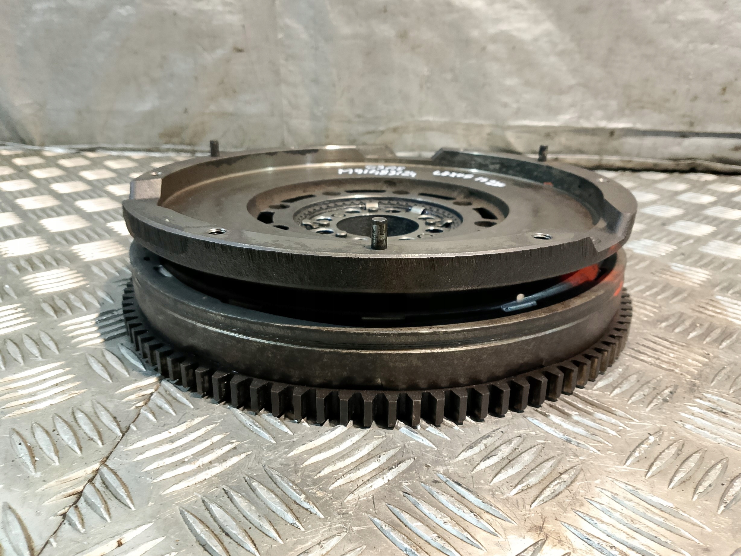 wheel flywheel flywheel DWUMASA LEXUS IS 220 2.2 D 177 KM LUK