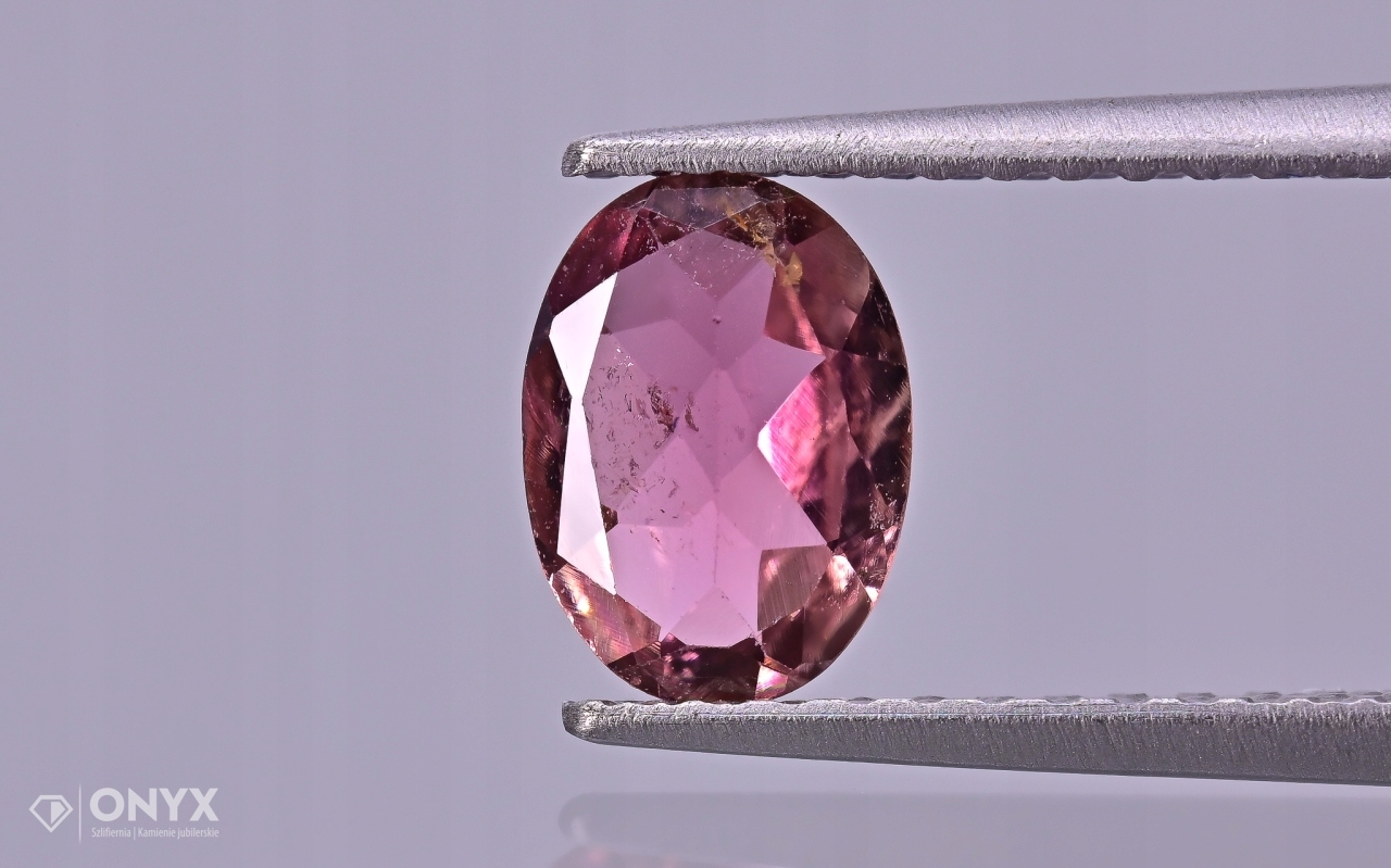 Turmalín fazetovaný ovál 7x5 mm