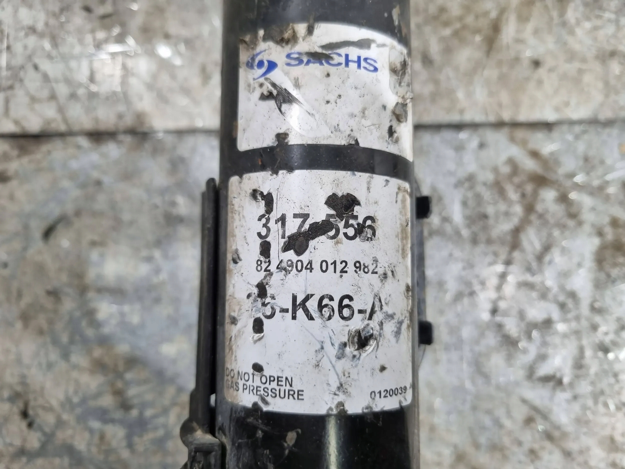 shock absorber right left front MERCEDES C-KLASA W204