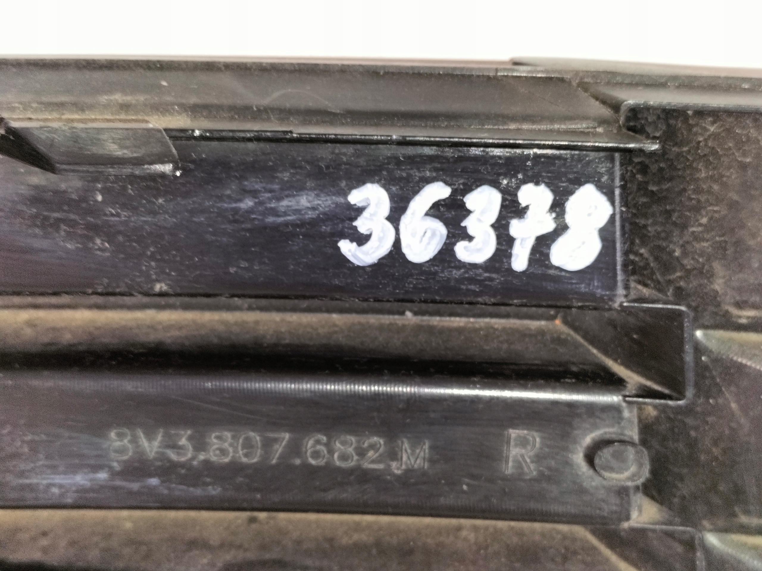 grille grid of a bumper front right AUDI A3 8V LIFT 16- HB