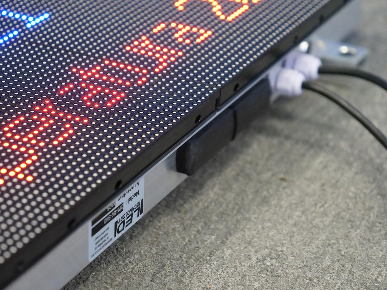 Ekran ,Wyświetlacz informacyjny LED OP5mm-SMD (64cmx64cm) Szerokość produktu 64 cm