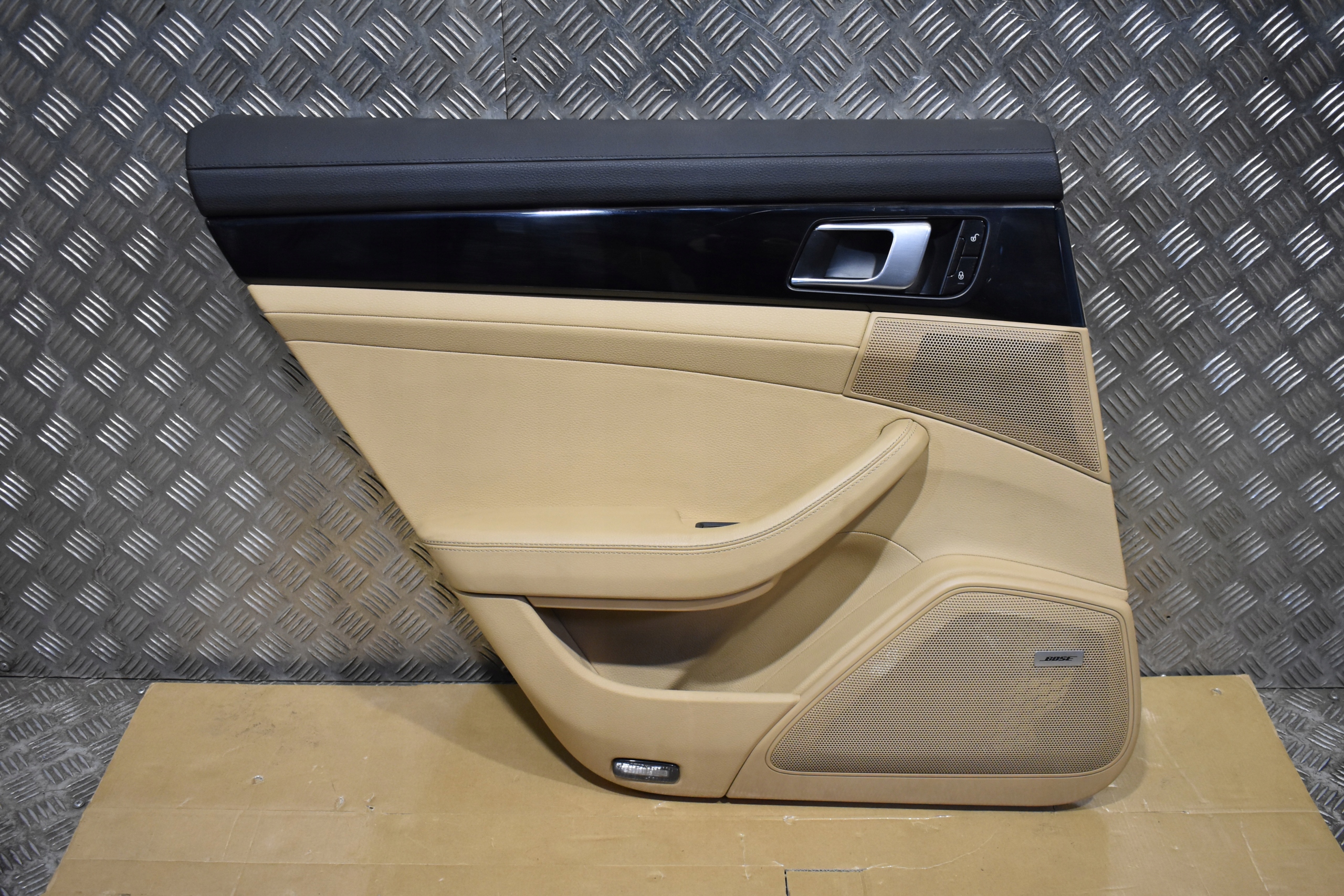 IDEALNY side rear part rear left PORSCHE PANAMERA 971 LUXOR BEIGE 1