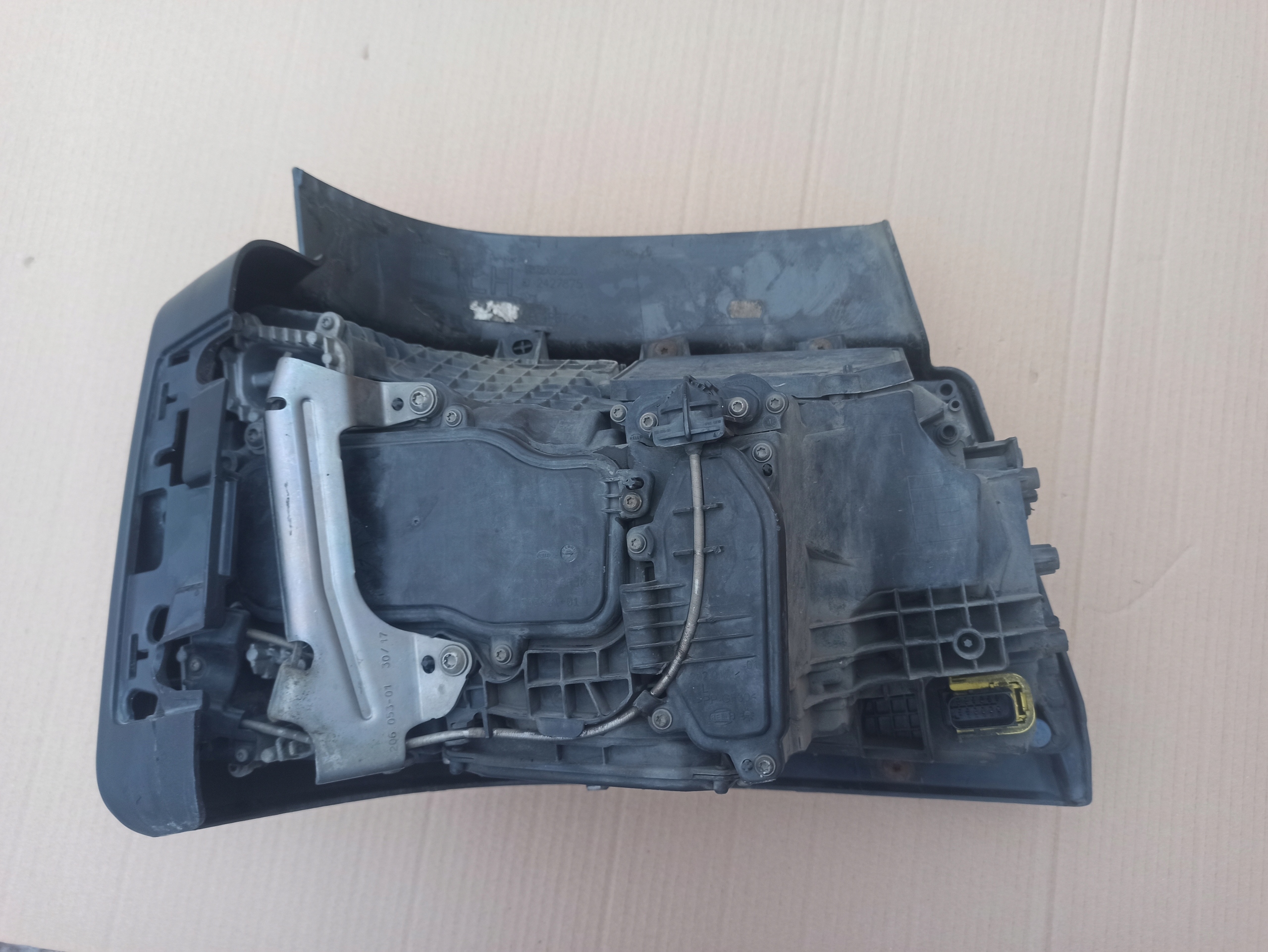 SCANIA R S REFLEKTOR LED LEWY LAMPA LEWA 2655848 Producent części Scania OE