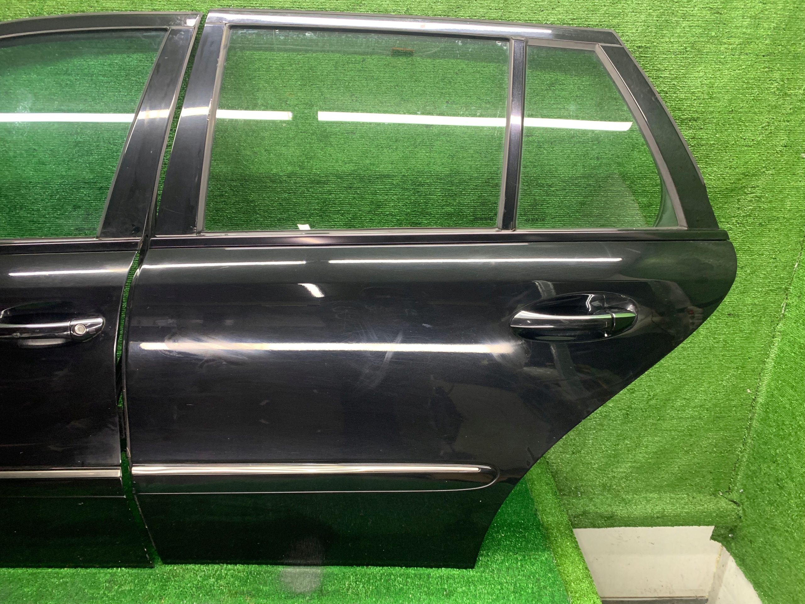 MERCEDES W211 left left rear part rear. 197 C197 STAN BDB LAKIER ORGINAL