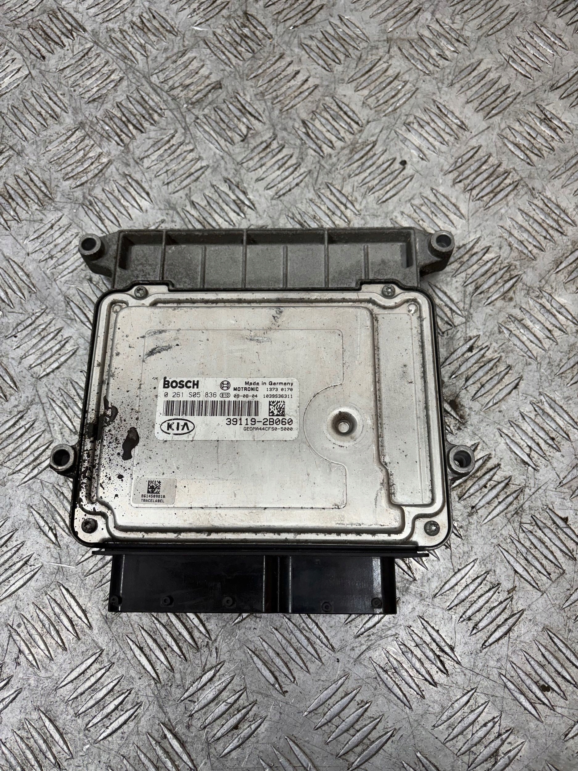 Centralina Motore computer KIA CEED e 1.4 16V 0261S05836