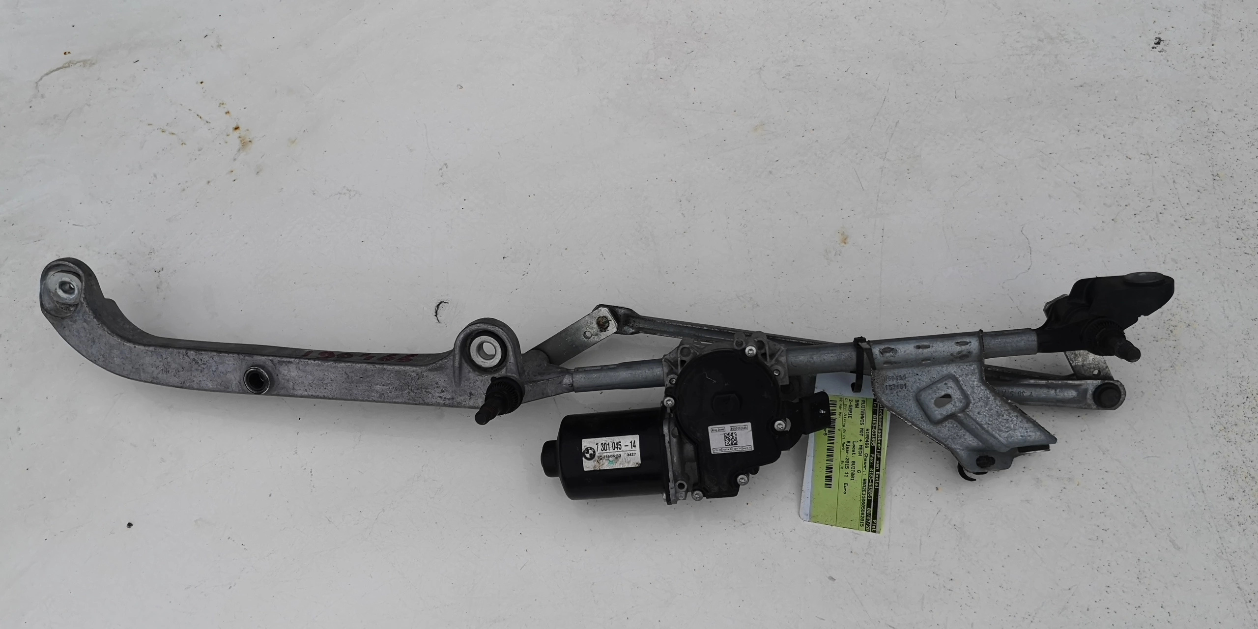 W000052996 W000052735 - BMW 2 F45 F46 механизм стеклоочистителя 7301045