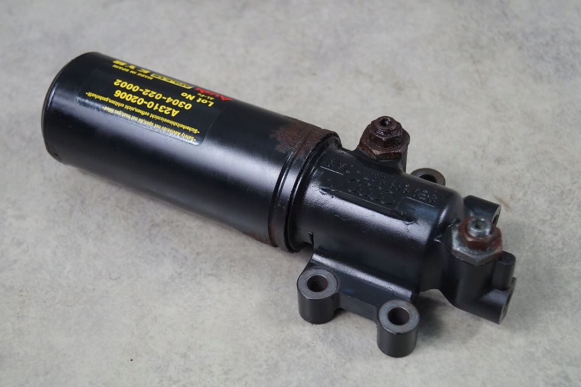 ZAWÓR AMORTYZATORA 8E0616887 AUDI RS4 B7 4.2 FSI Producent części KYB