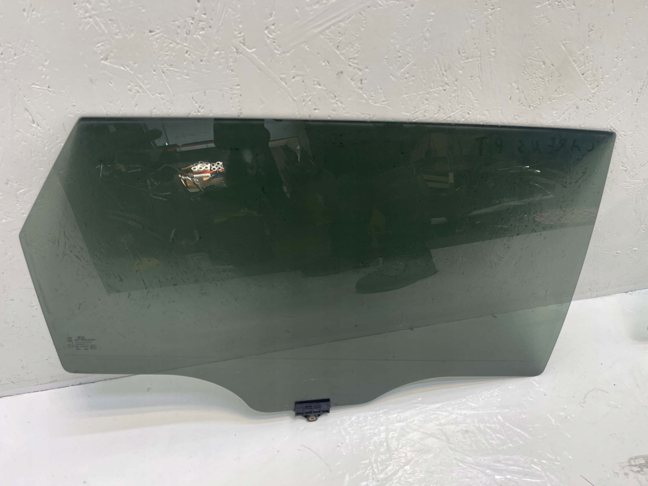 KIA CARENS IV СТЕКЛО ПРАВОЙ ЗАДНЕЙ ДВЕРИ