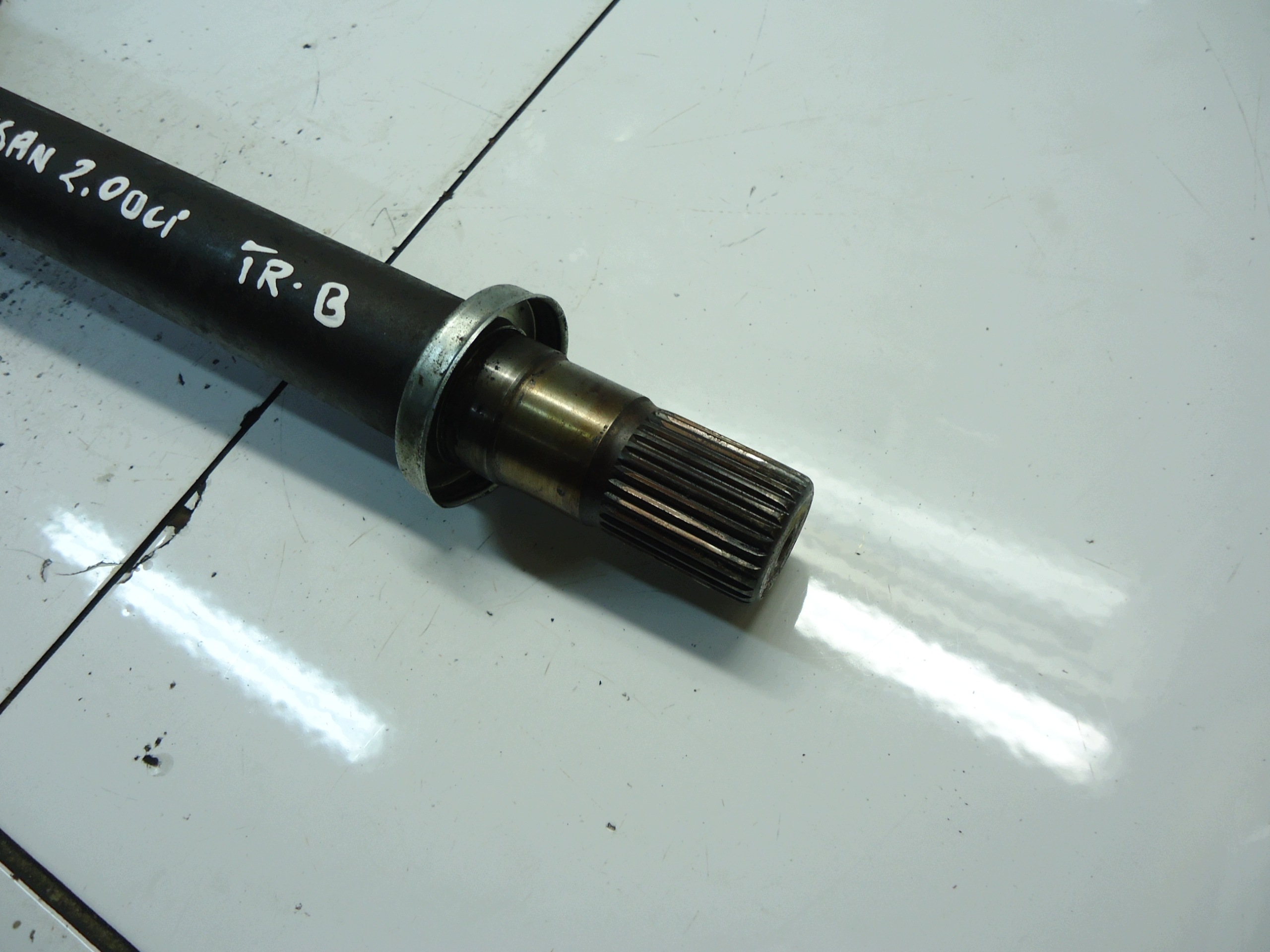 NISSAN 2.0DCI M9R Demi axe Support