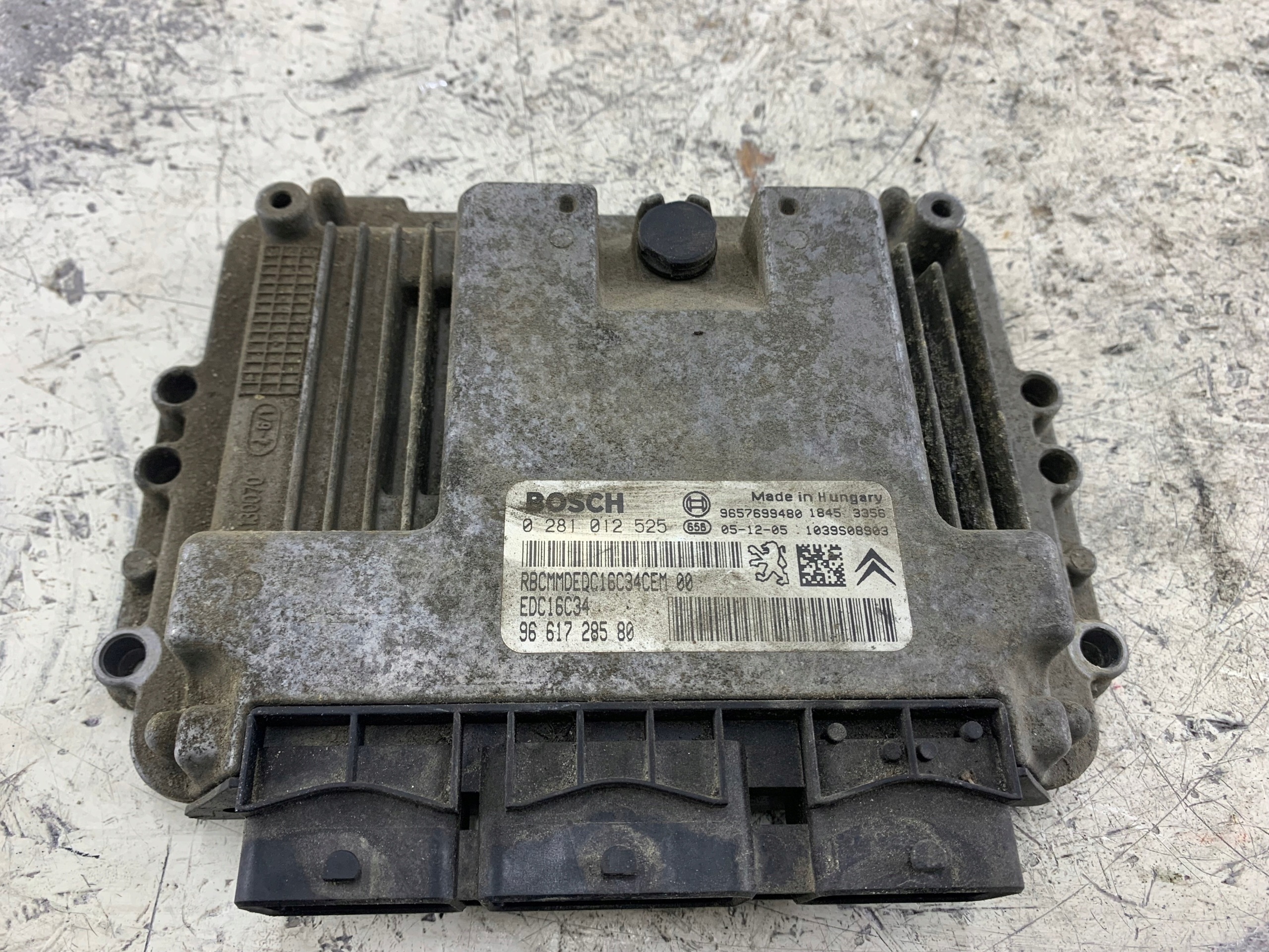PEUGEOT 206 1.4 HDI unité de commande électronique uce moteur 9661728580