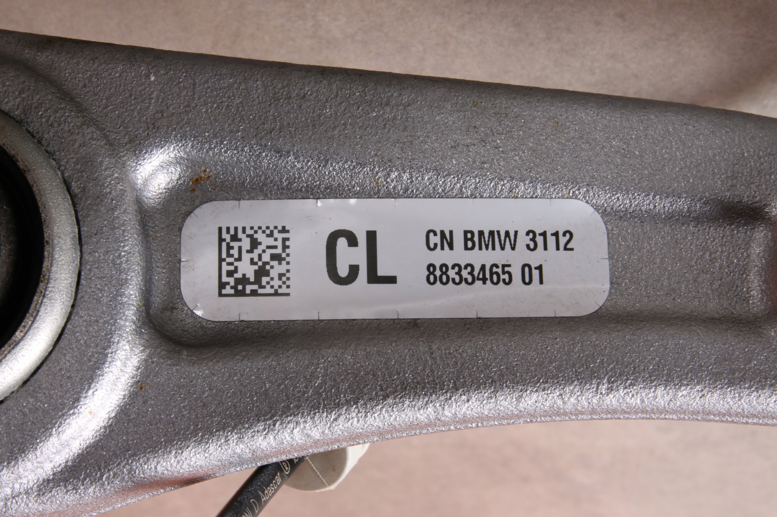 BMW iX I20 XE2 otoč ramene čepu levý předek 6890573 6447 km !!!