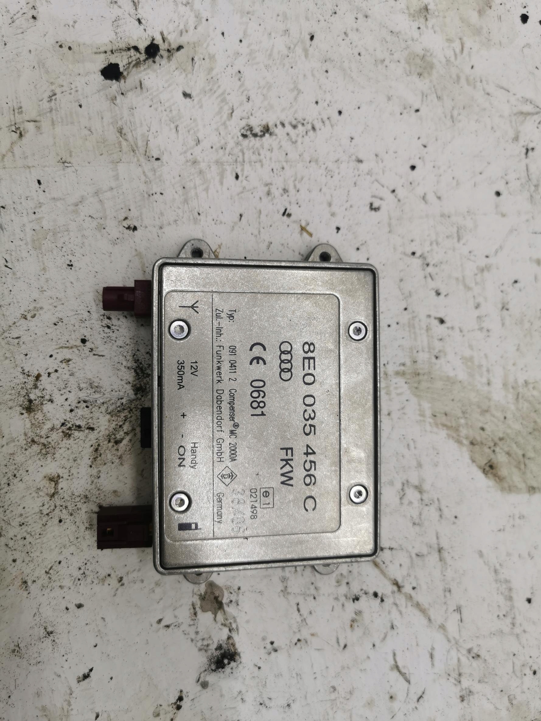 AMPLIFICATORE ANTENY AUDI Q7 e 4L 8E0035456C 05-15