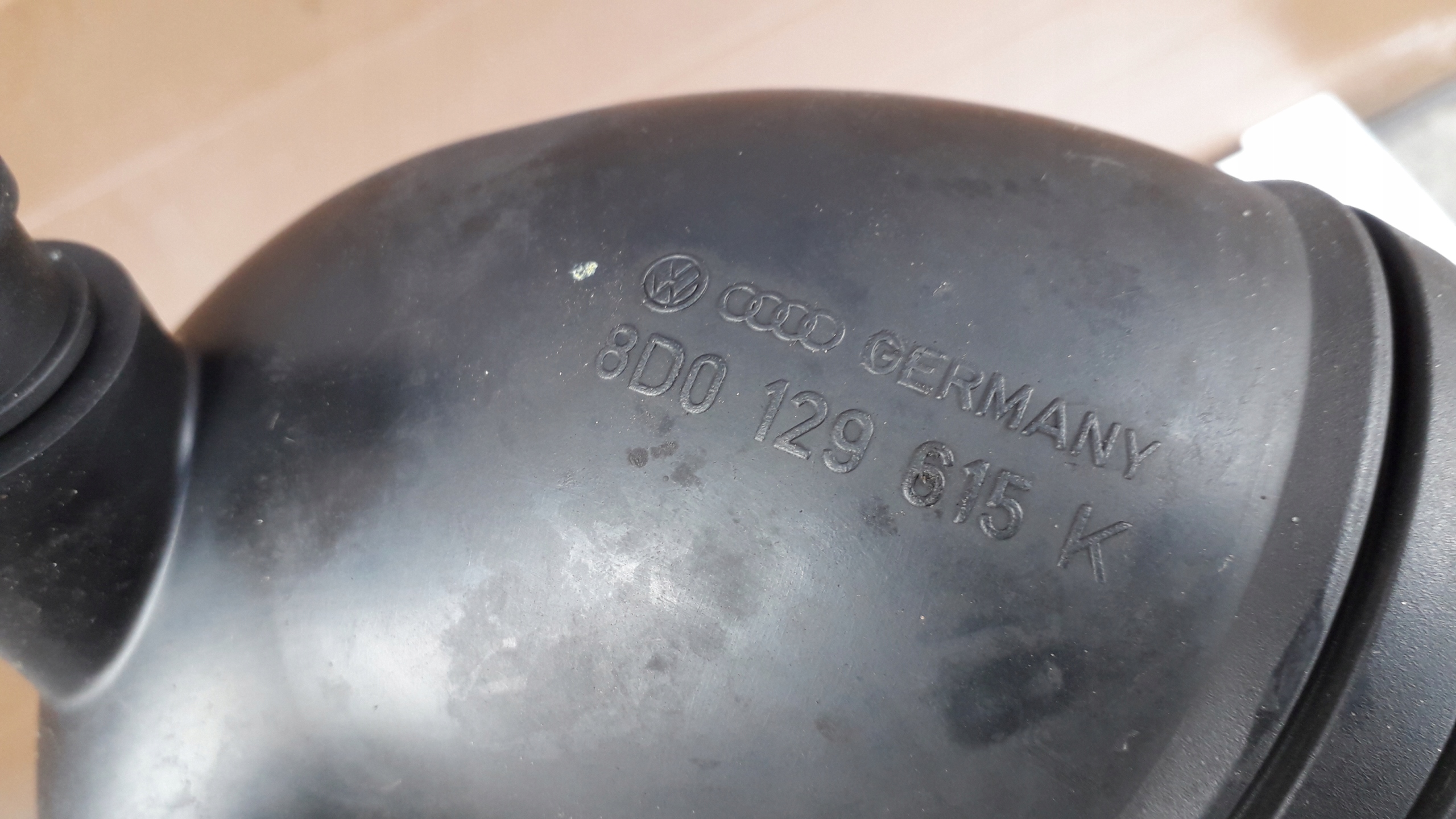 pipe hose air AUDI A4 B5 1.9 TDI 8D0129615K
