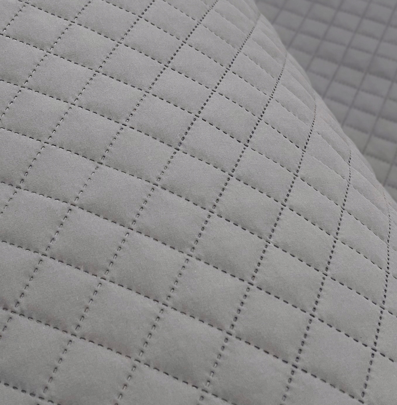 50 m Šedá Atena bavlna prošívaná do kosočtverců 3x3 Ložní matracová tkanina