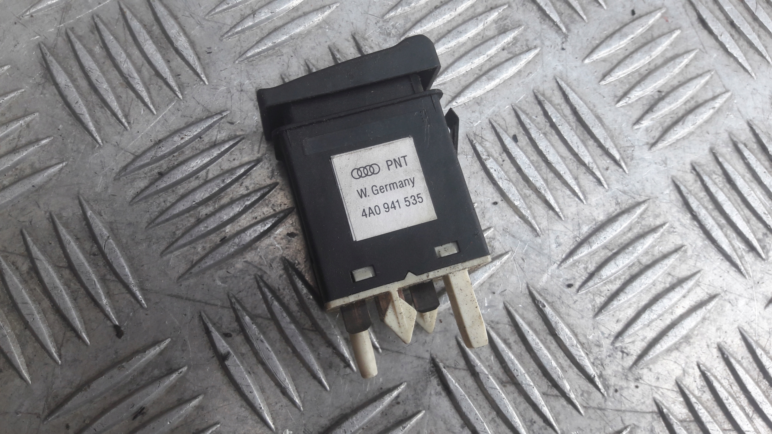 AUDI A6 C4 switch PRZECIWMGIELNYCH 4A0941535