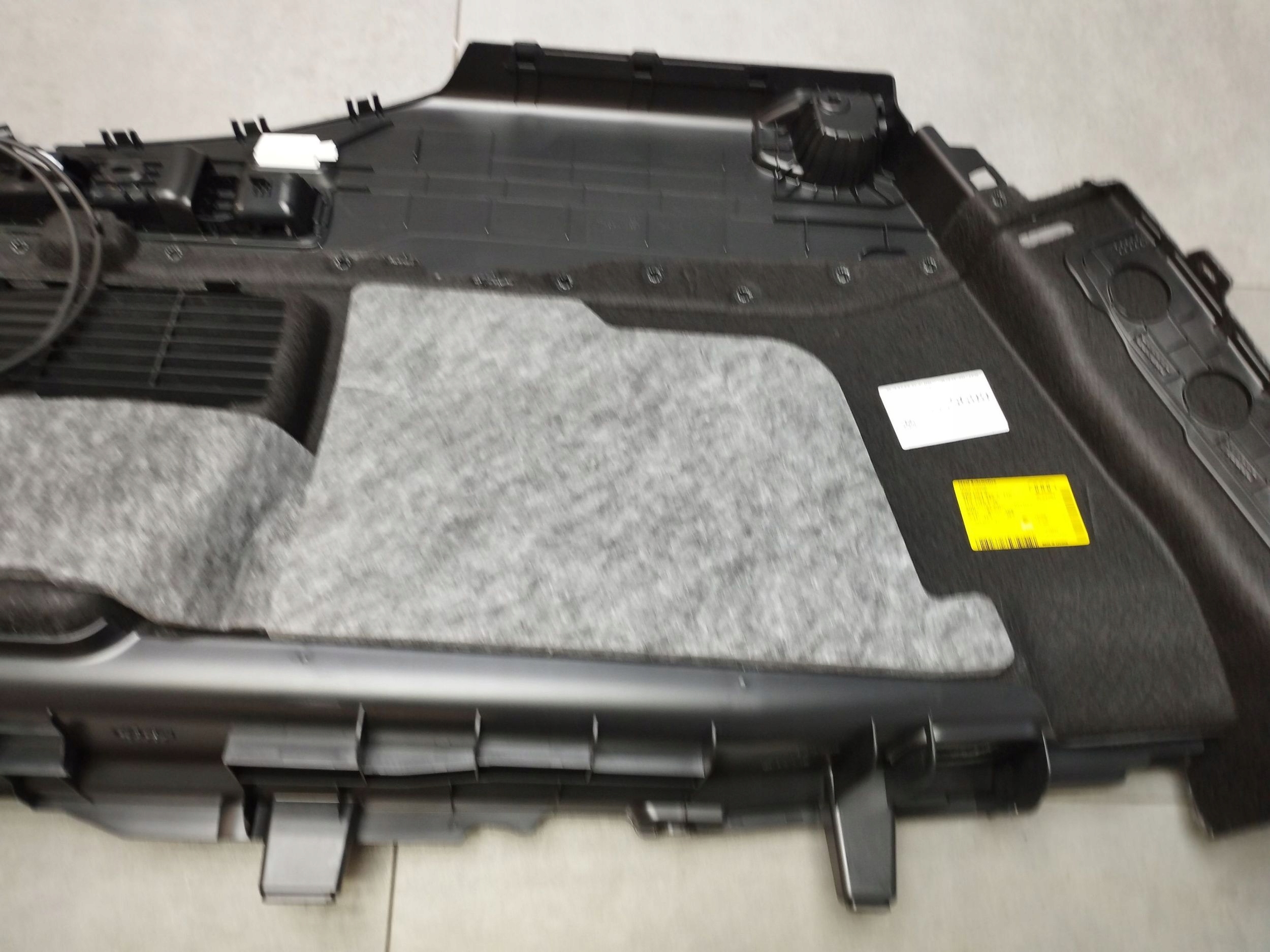 Audi A5 B10 KOMBI boot upholstery right 8B9863880A